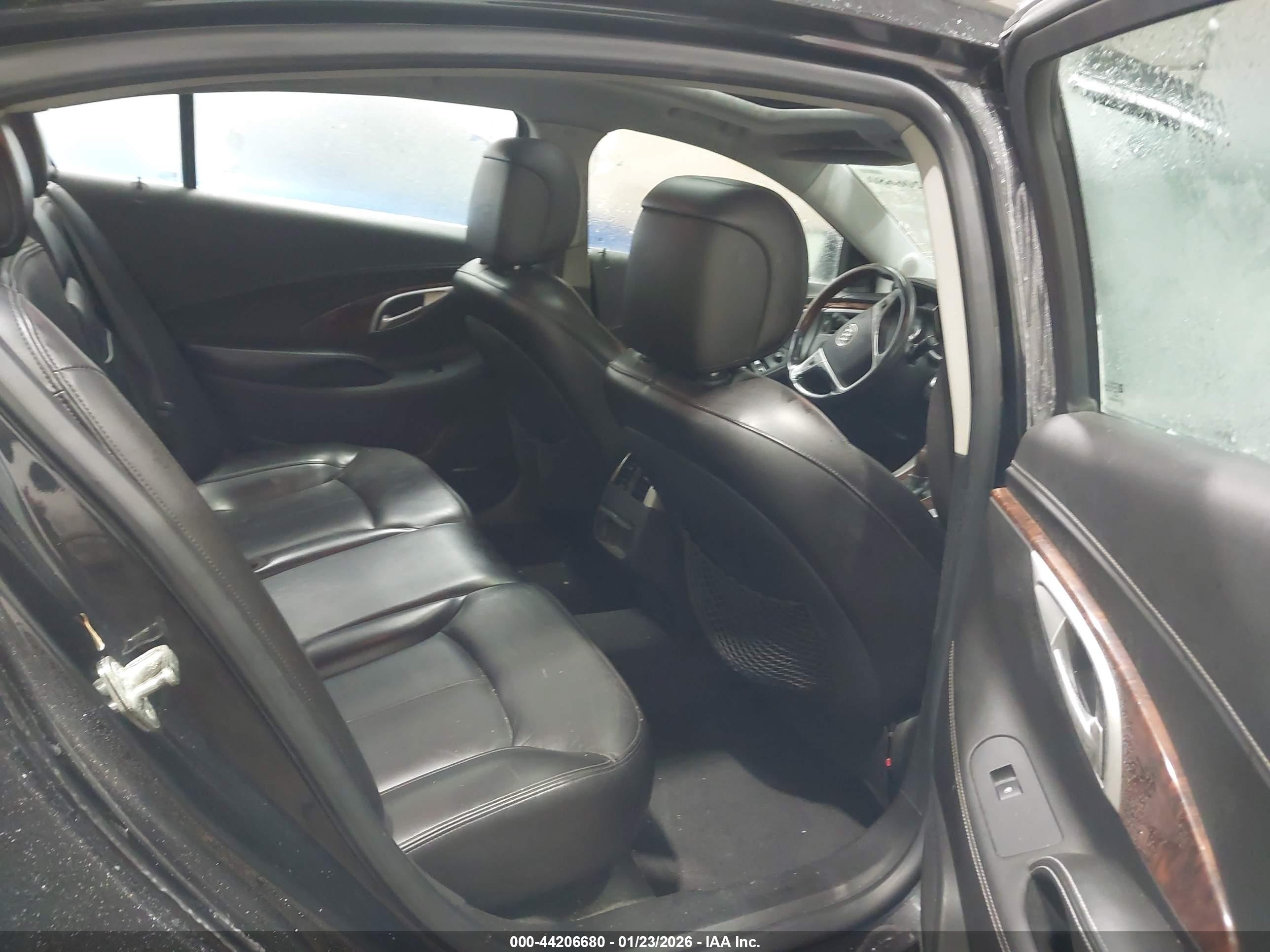 BUICK LACROSSE image 8