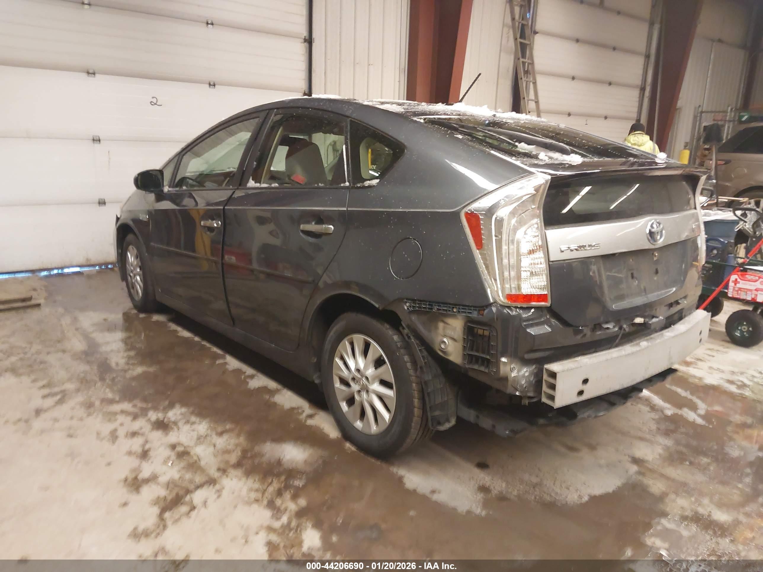 TOYOTA PRIUS image 3