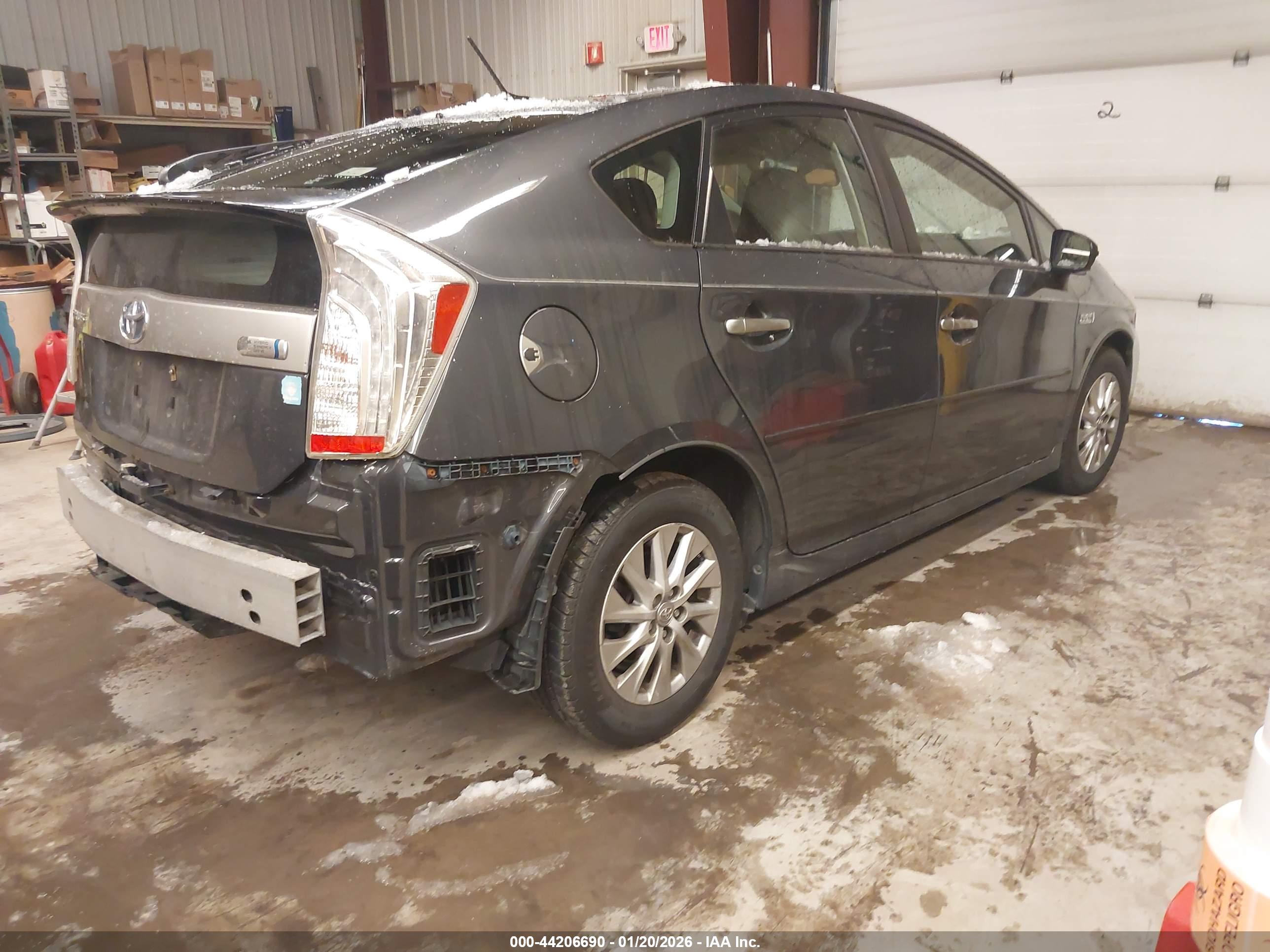 TOYOTA PRIUS image 4