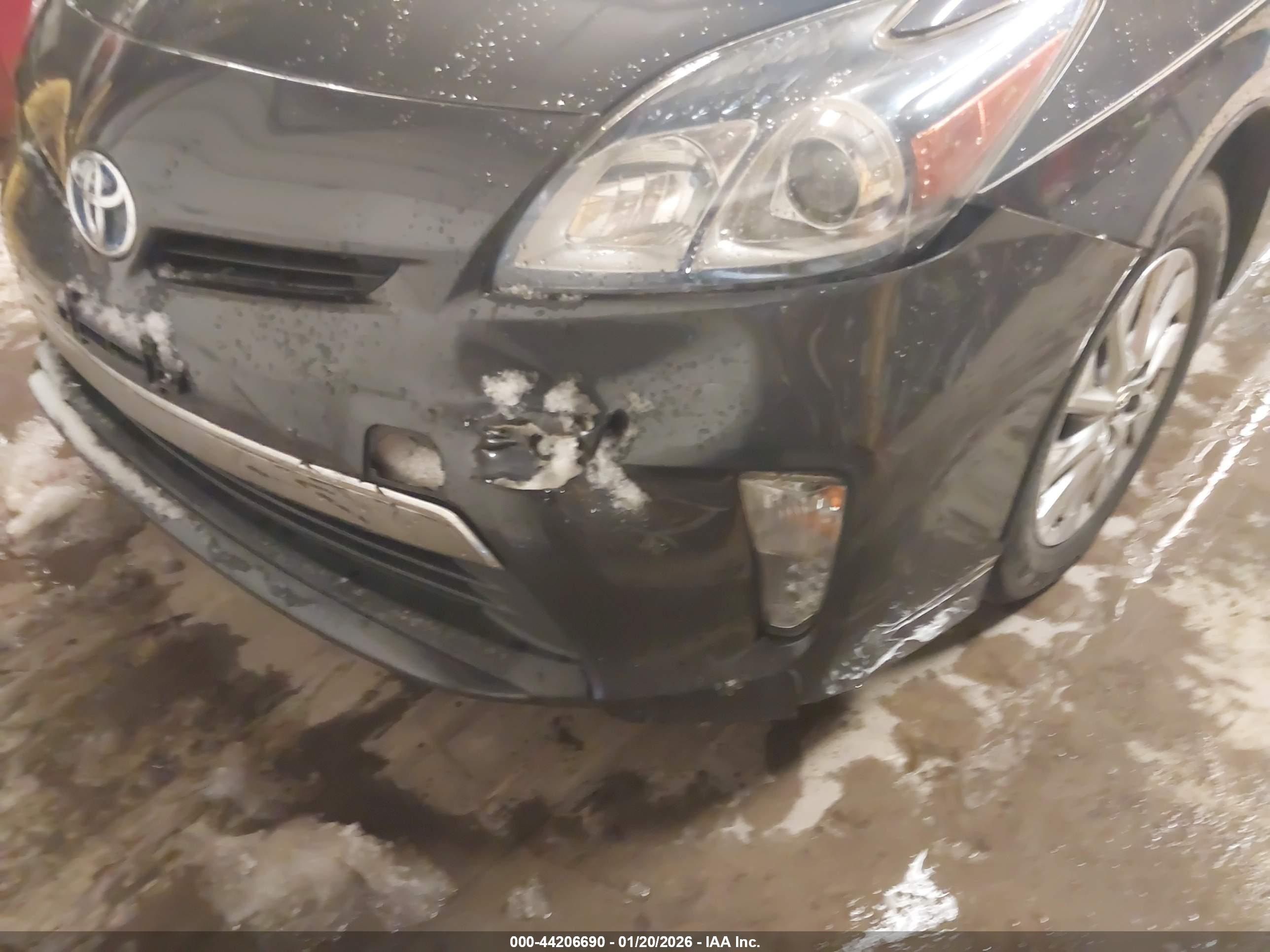 TOYOTA PRIUS image 6