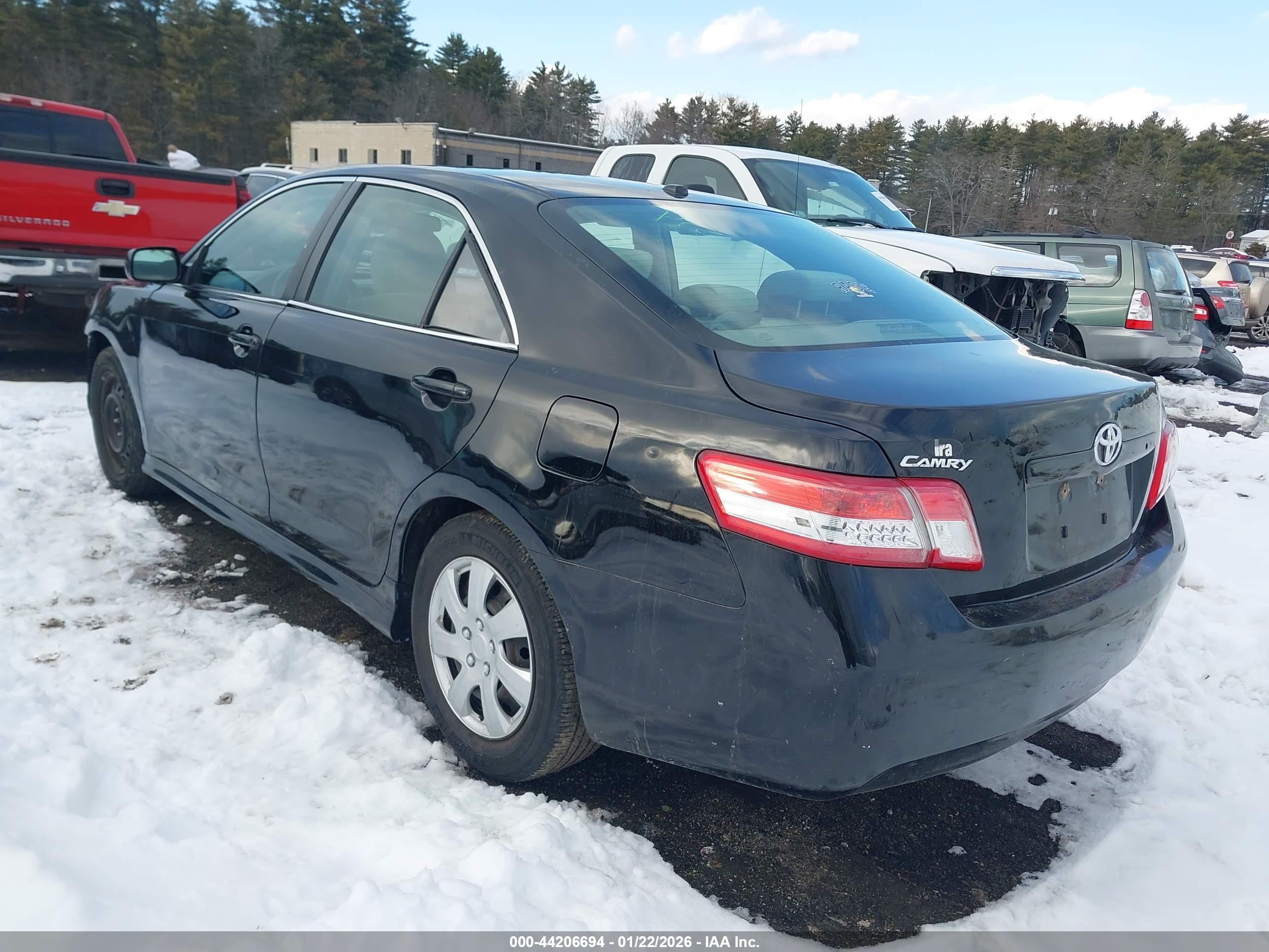 TOYOTA CAMRY image 3