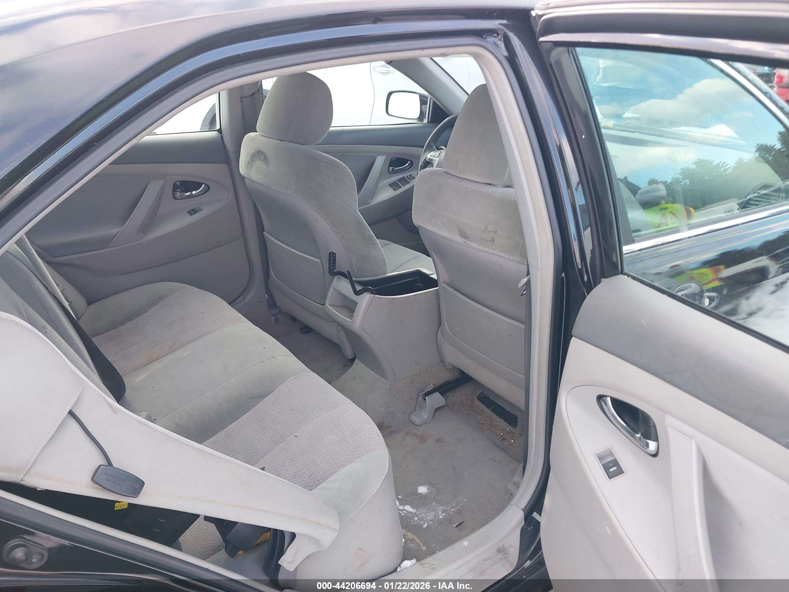 TOYOTA CAMRY image 8