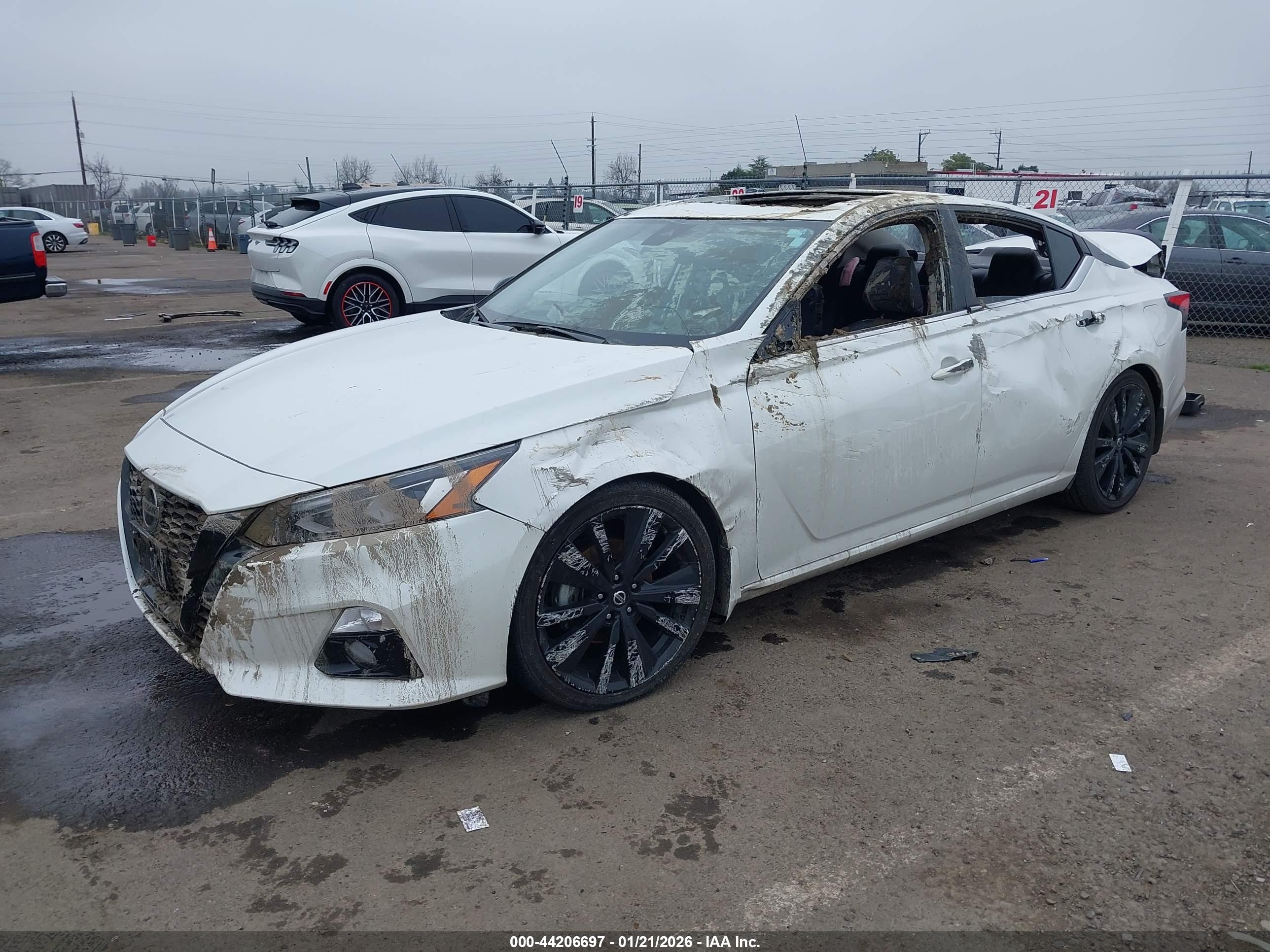 NISSAN ALTIMA image 2