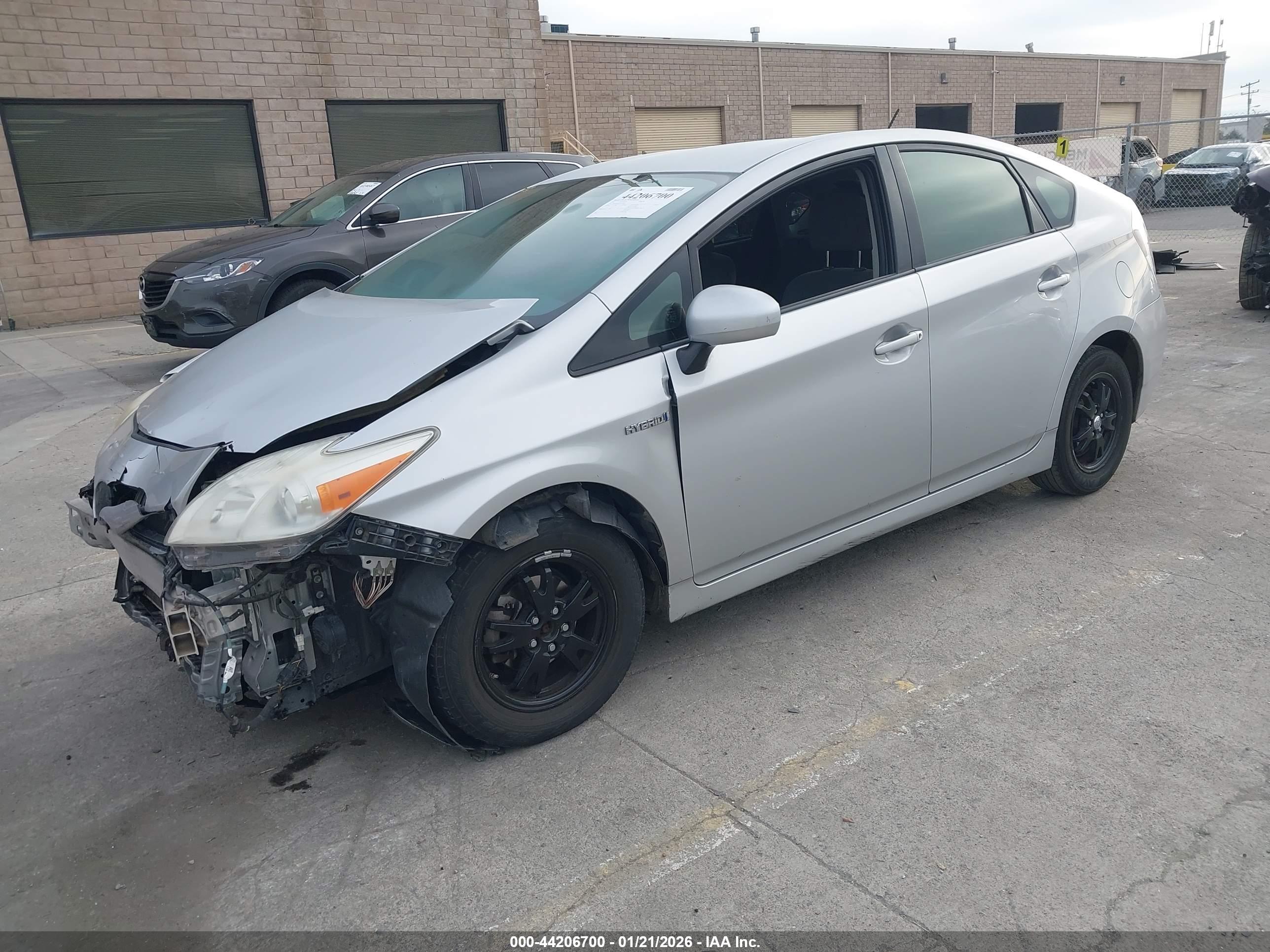TOYOTA PRIUS image 2