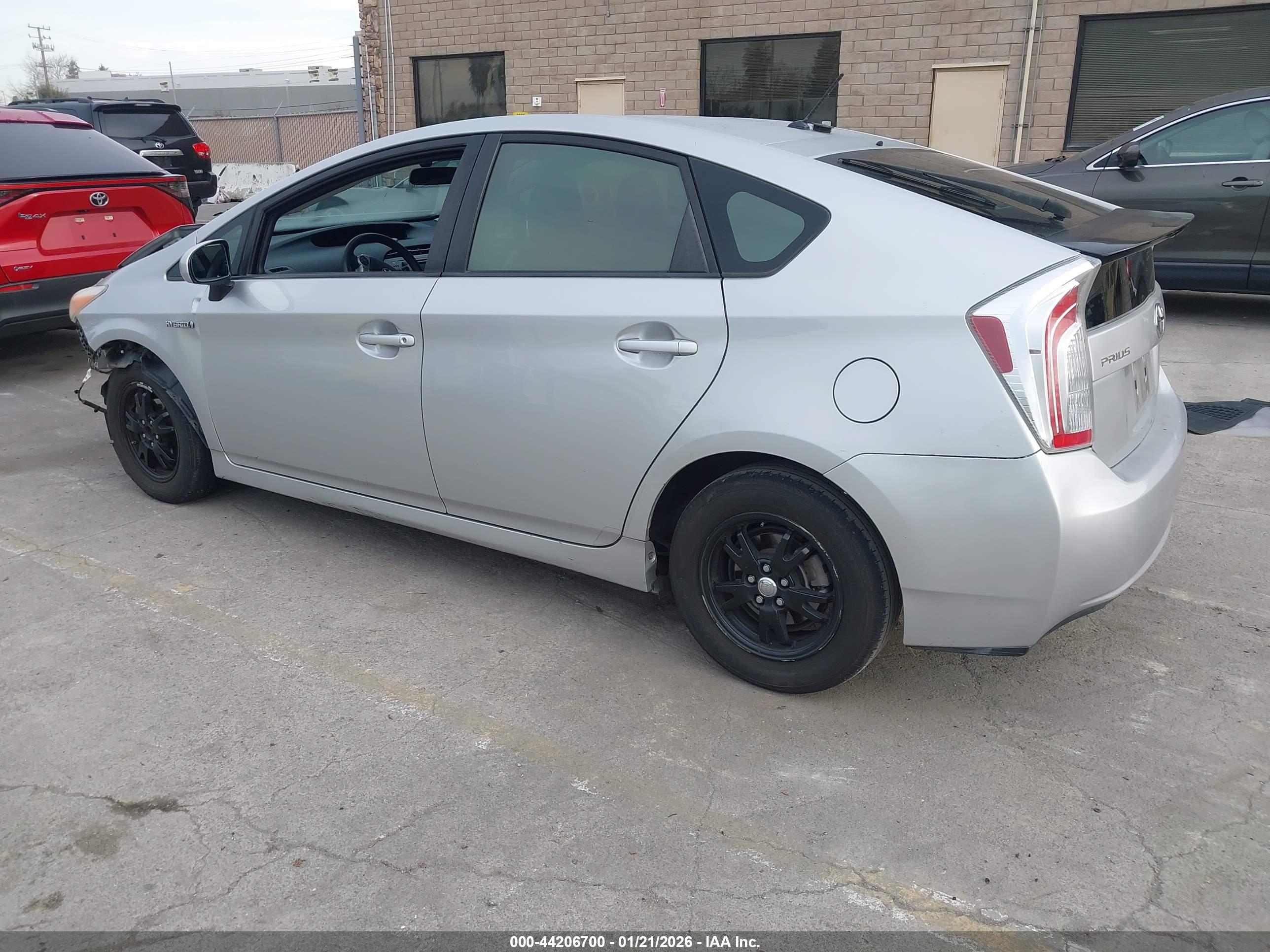 TOYOTA PRIUS image 3