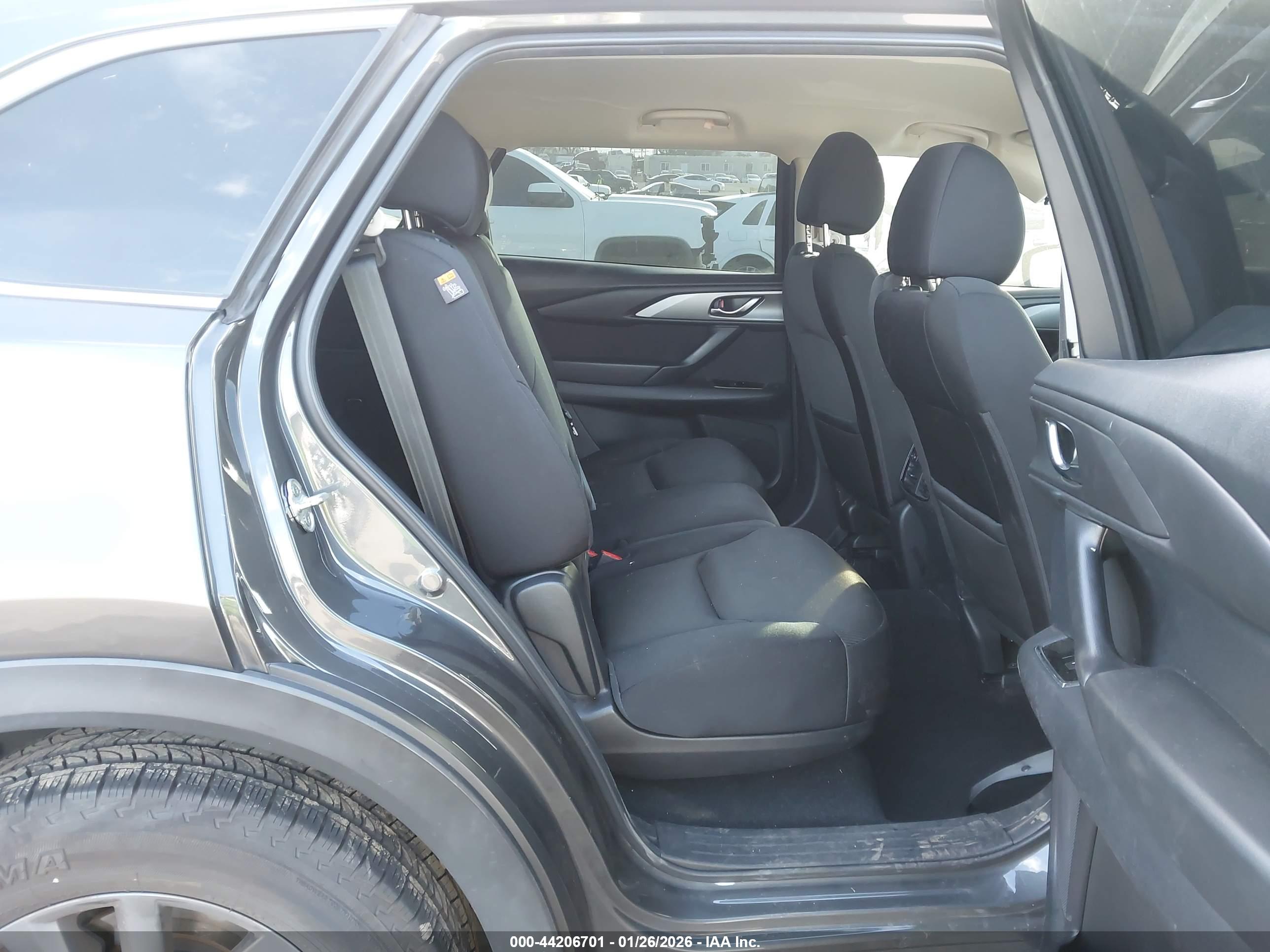 MAZDA CX-9 image 8