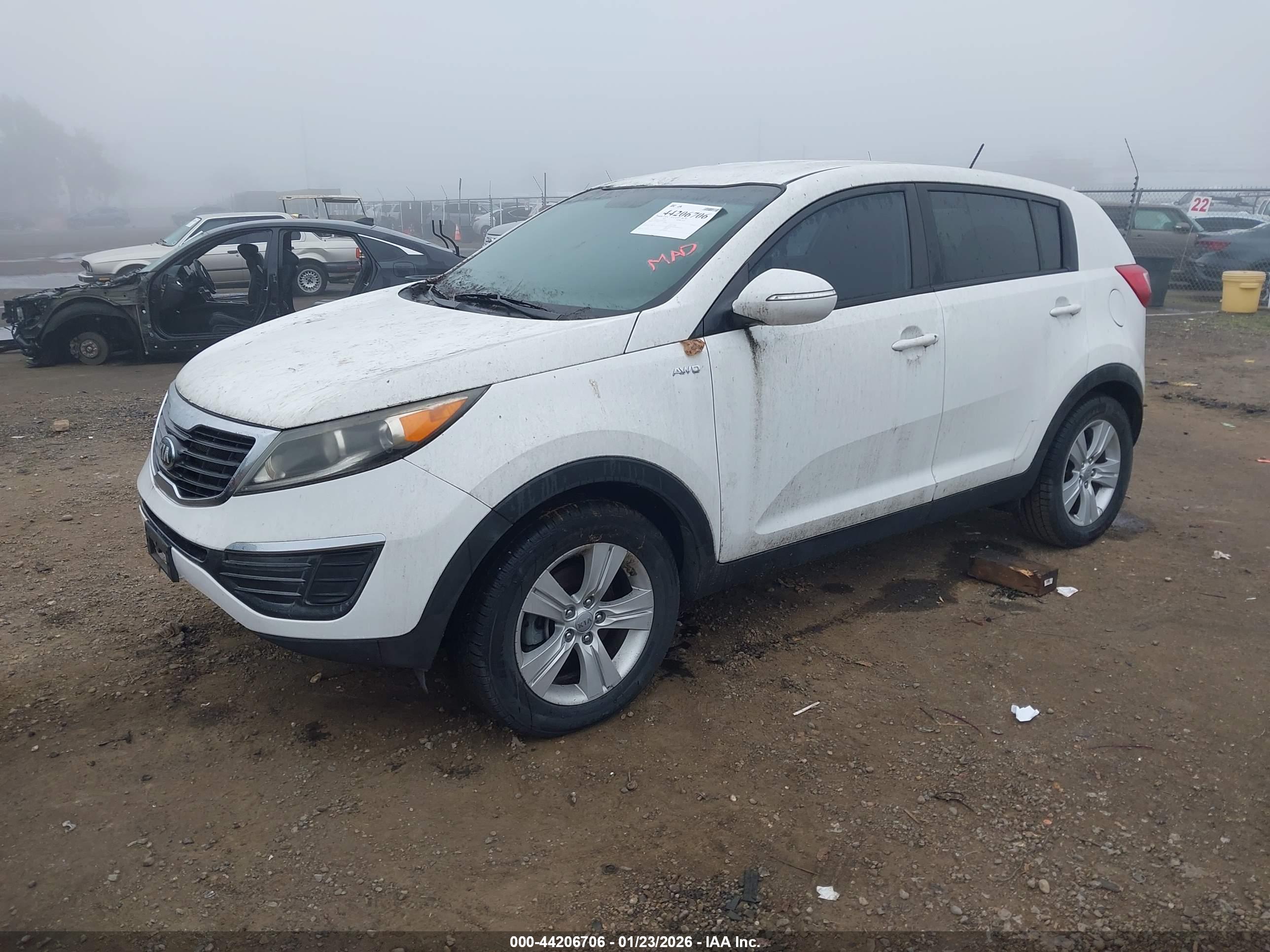 KIA SPORTAGE image 2