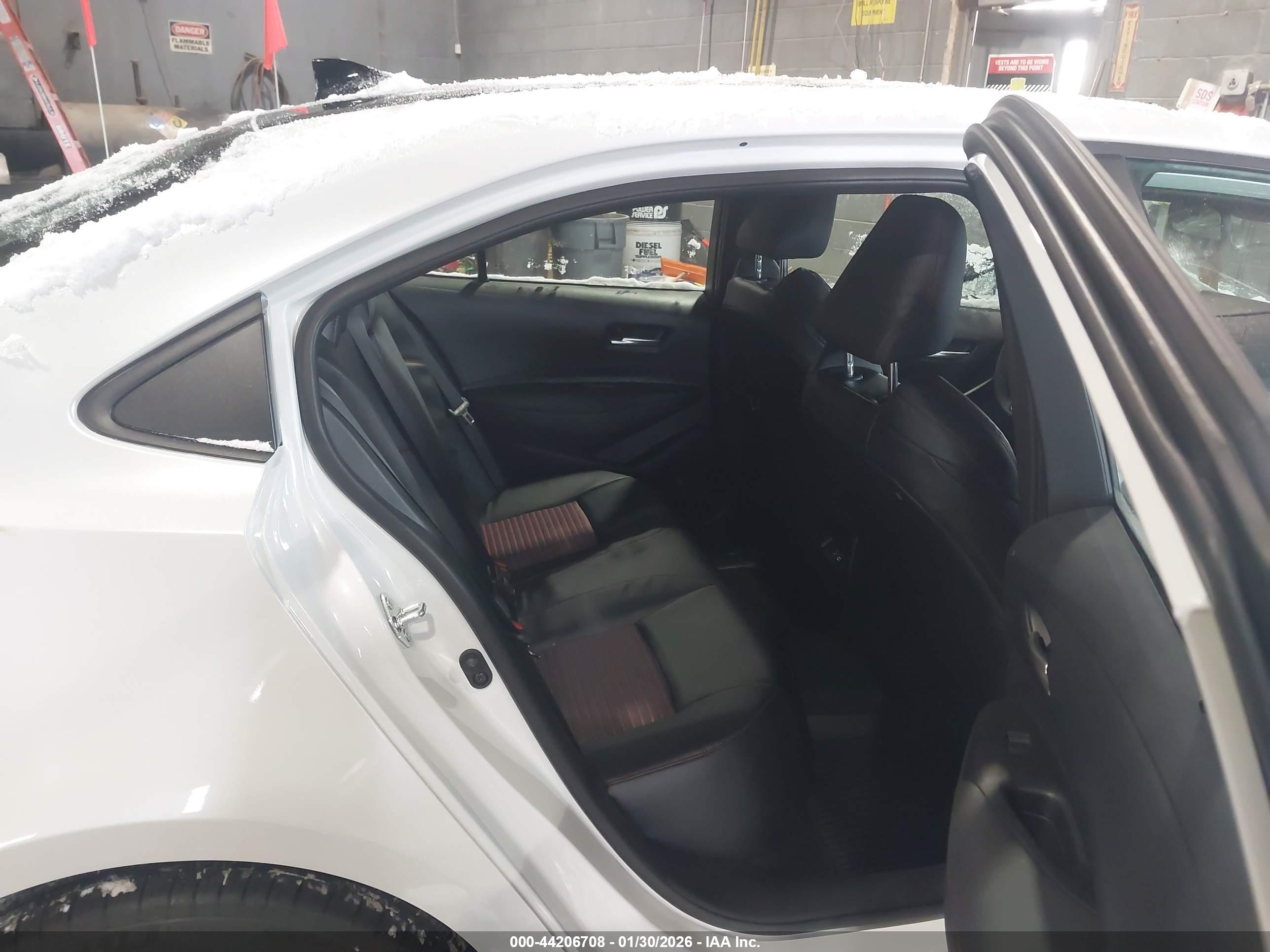 TOYOTA COROLLA image 8