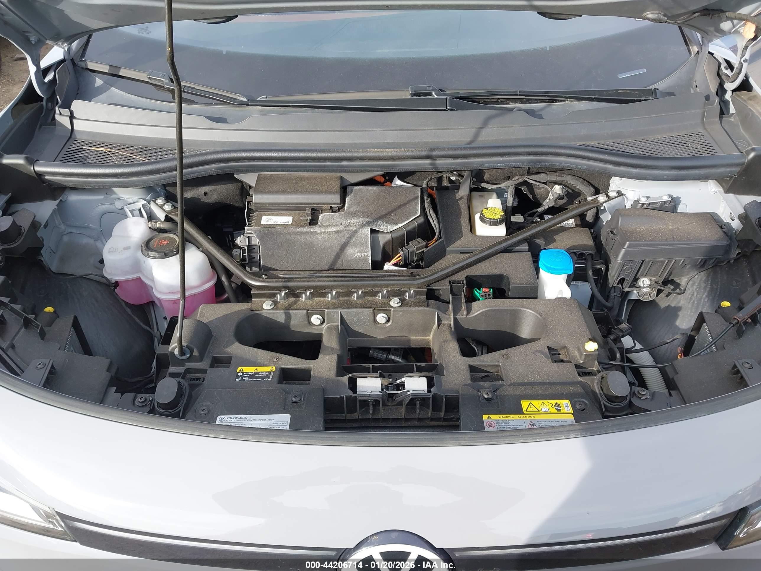 VOLKSWAGEN ID.4 image 10
