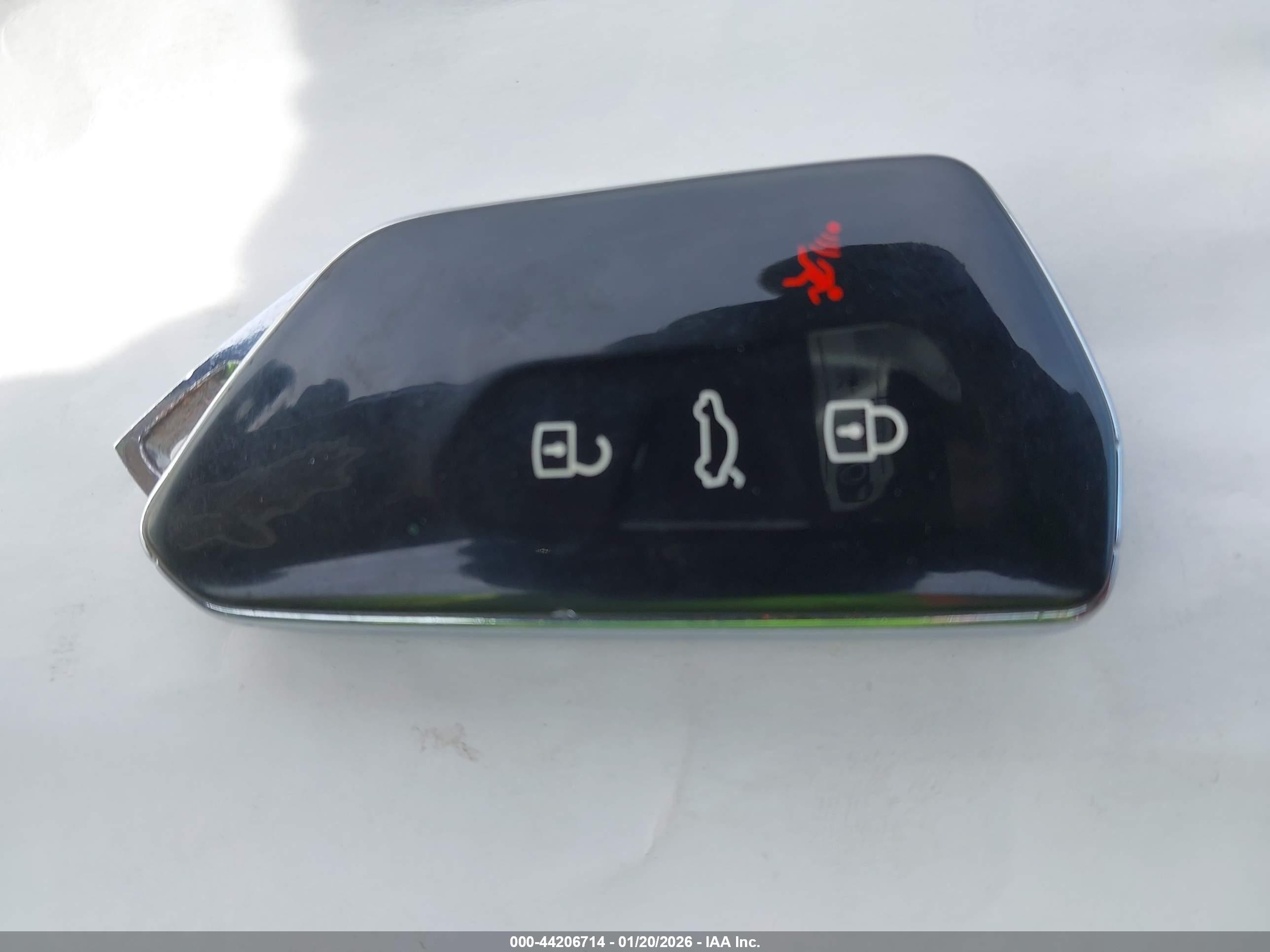 VOLKSWAGEN ID.4 image 11