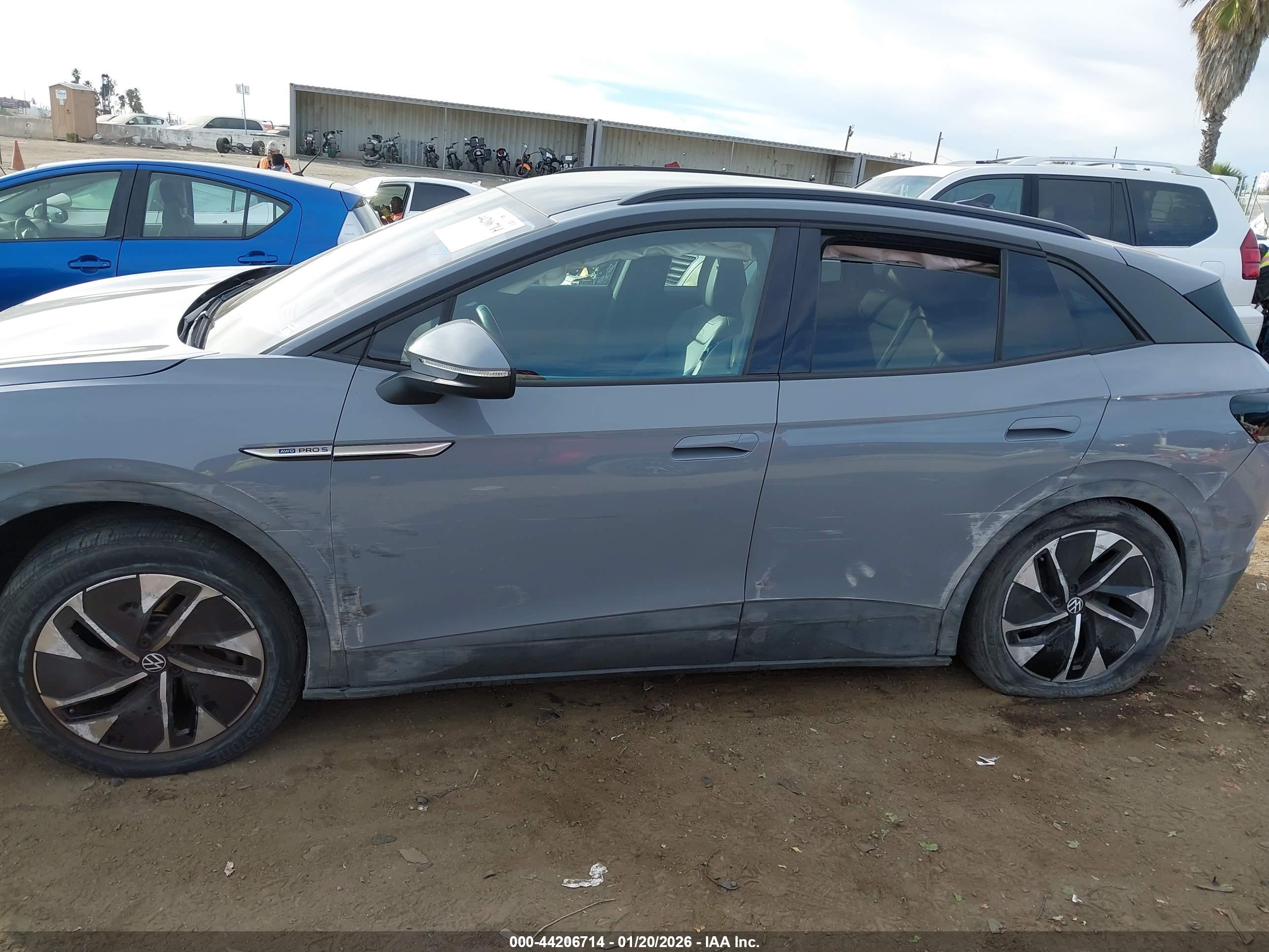 VOLKSWAGEN ID.4 image 6