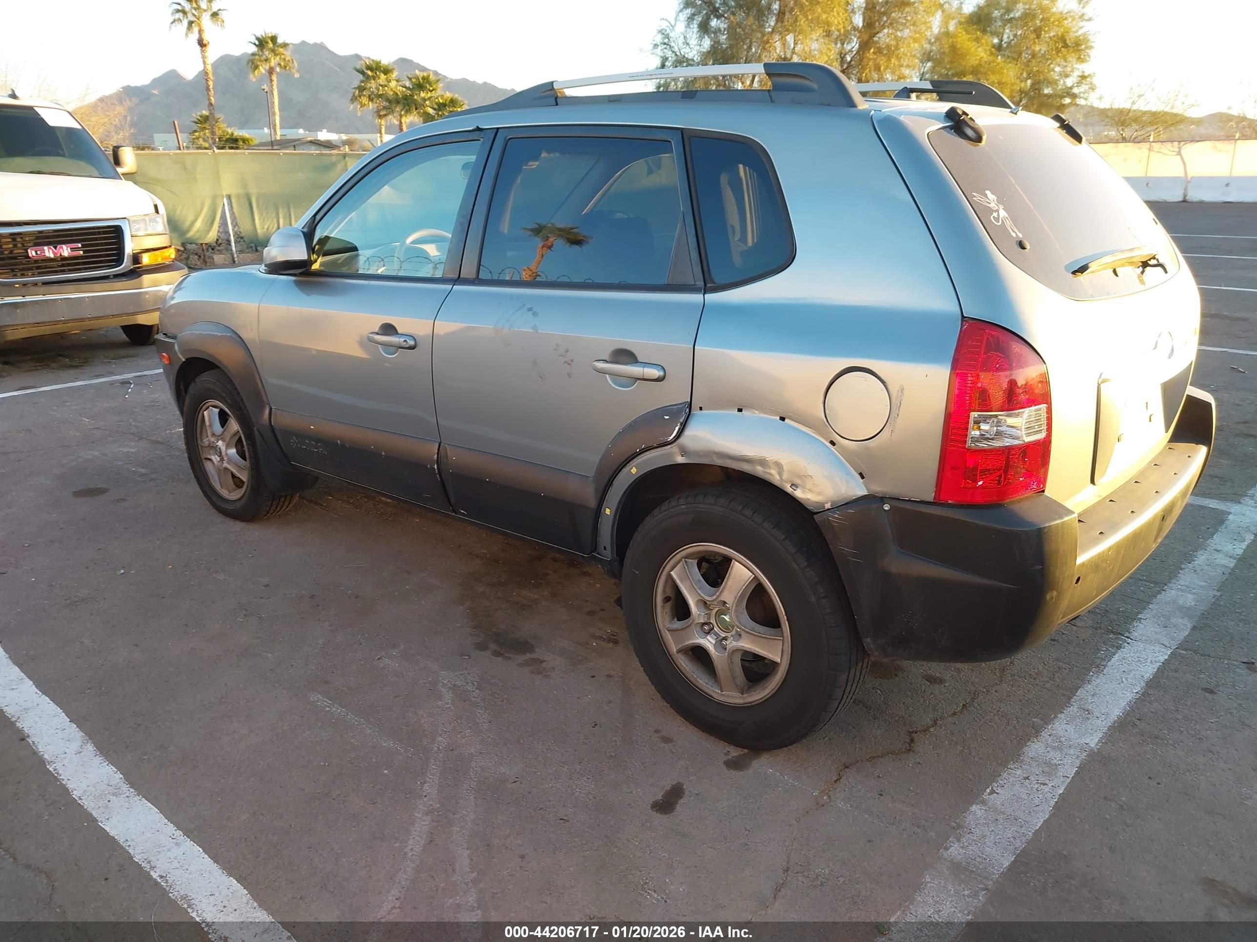 HYUNDAI TUCSON image 3