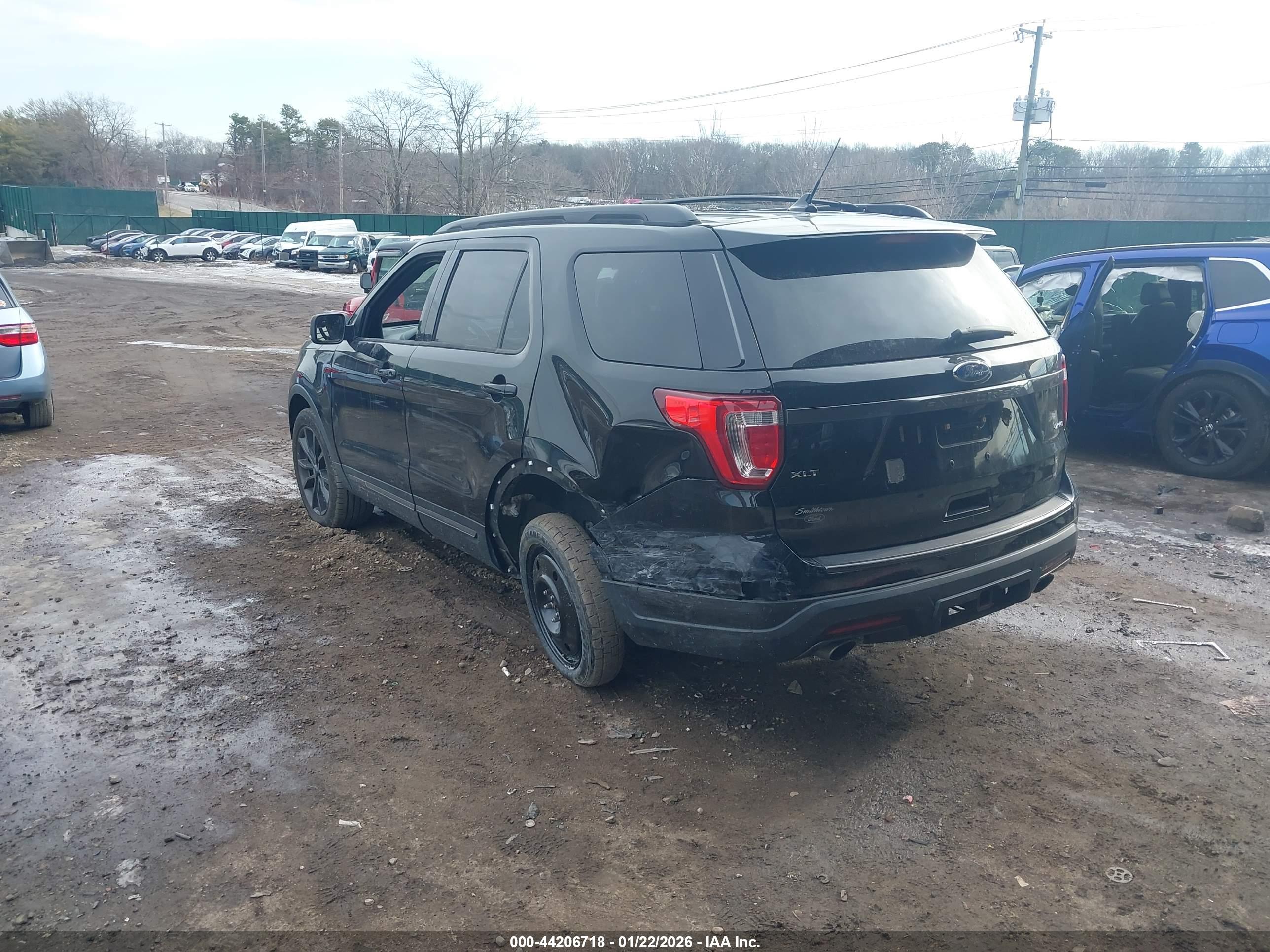 FORD EXPLORER image 3