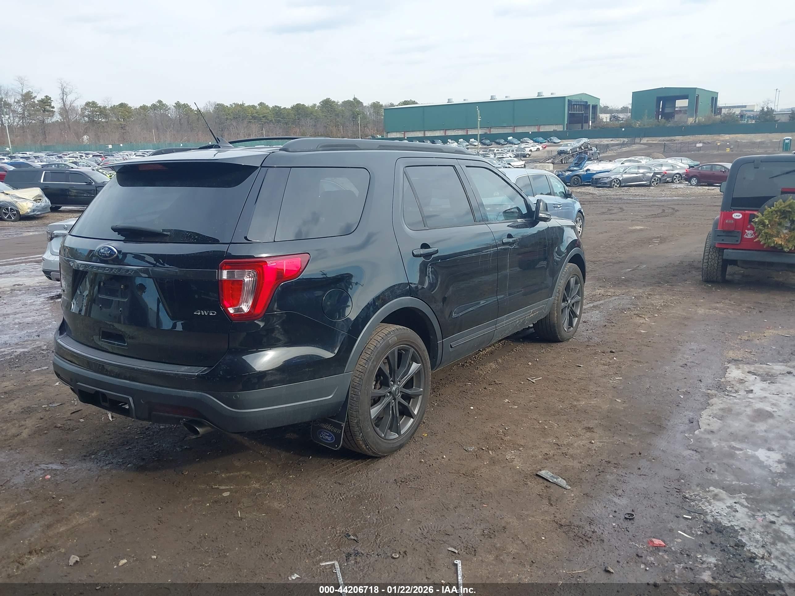 FORD EXPLORER image 4