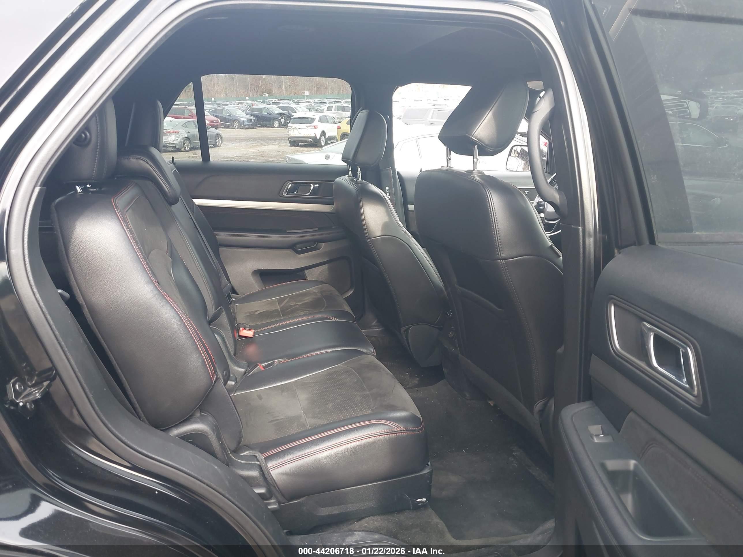 FORD EXPLORER image 8