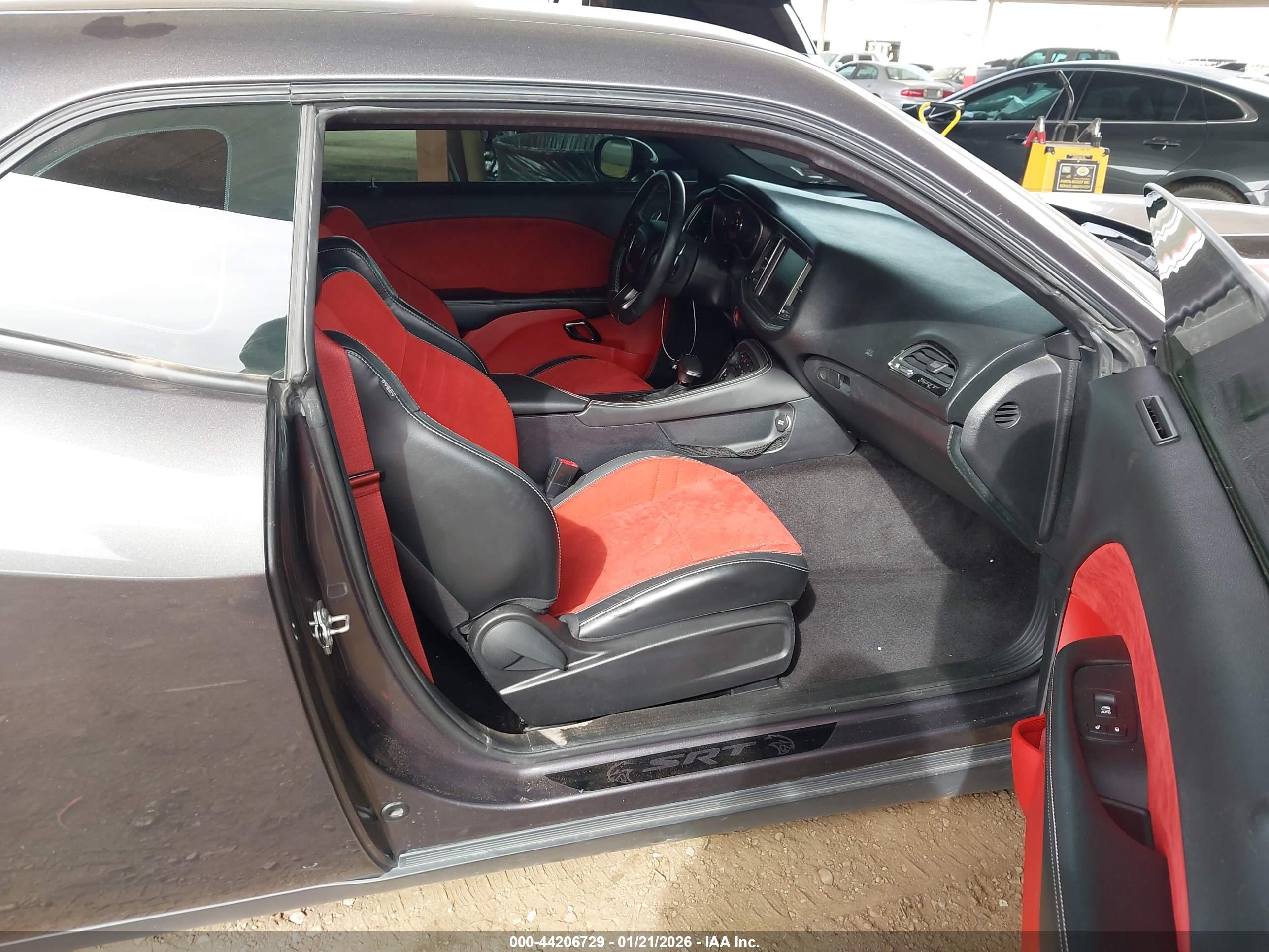 DODGE CHALLENGER image 5