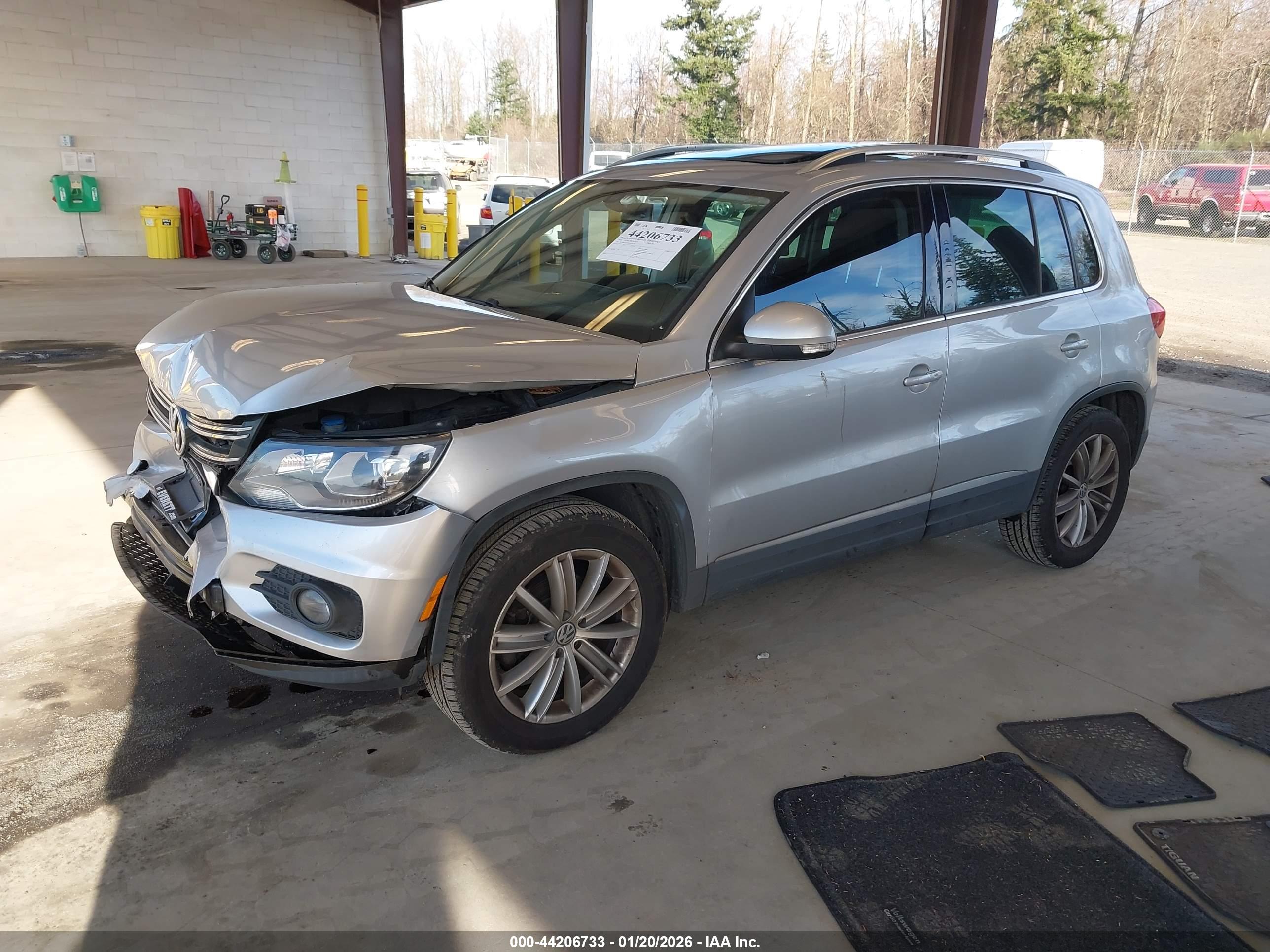 VOLKSWAGEN TIGUAN image 2