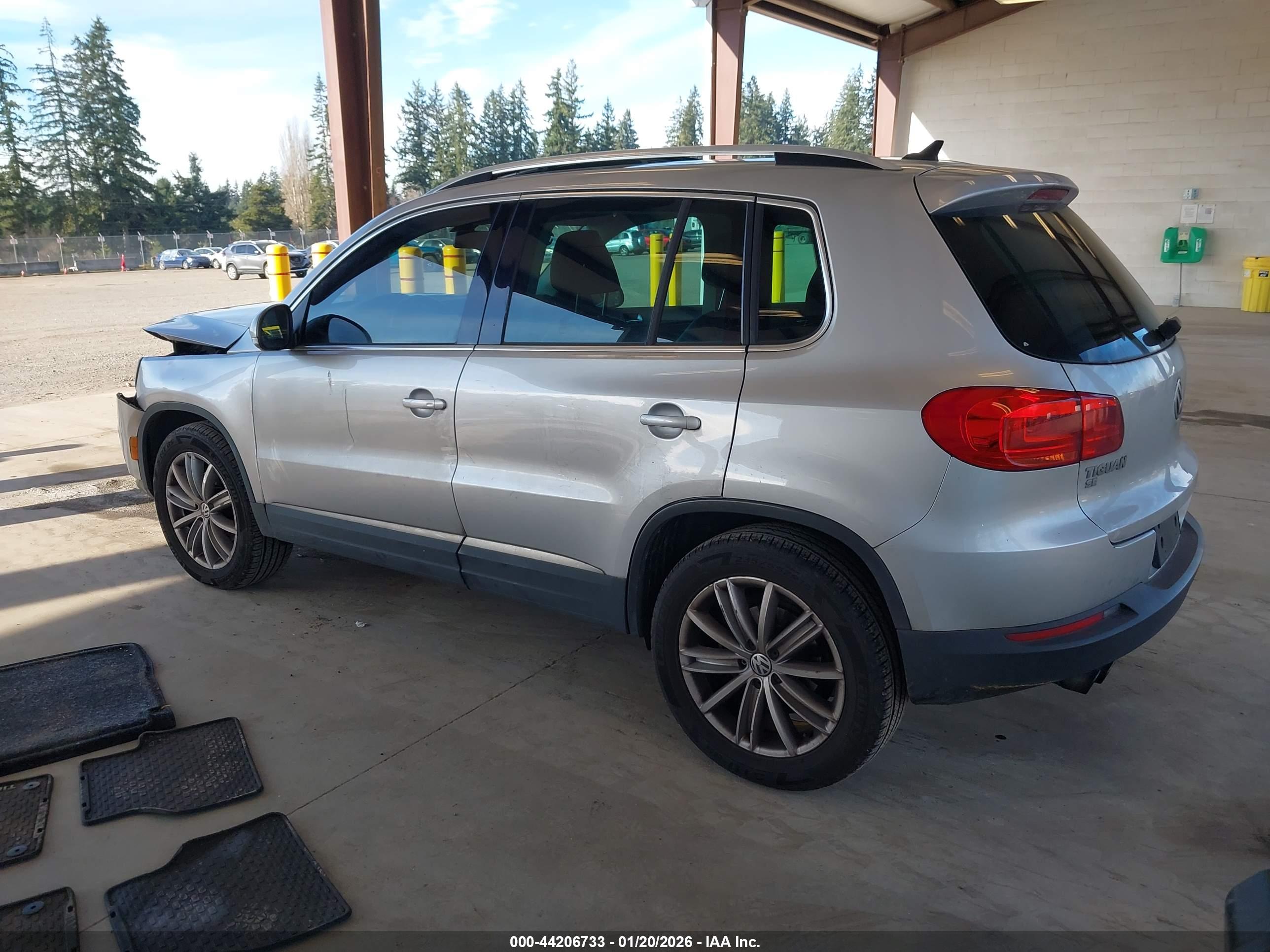 VOLKSWAGEN TIGUAN image 3