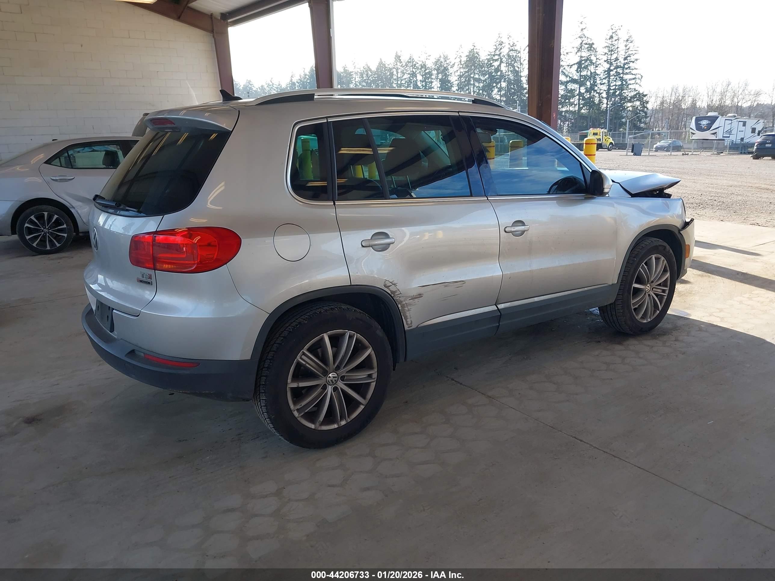 VOLKSWAGEN TIGUAN image 4