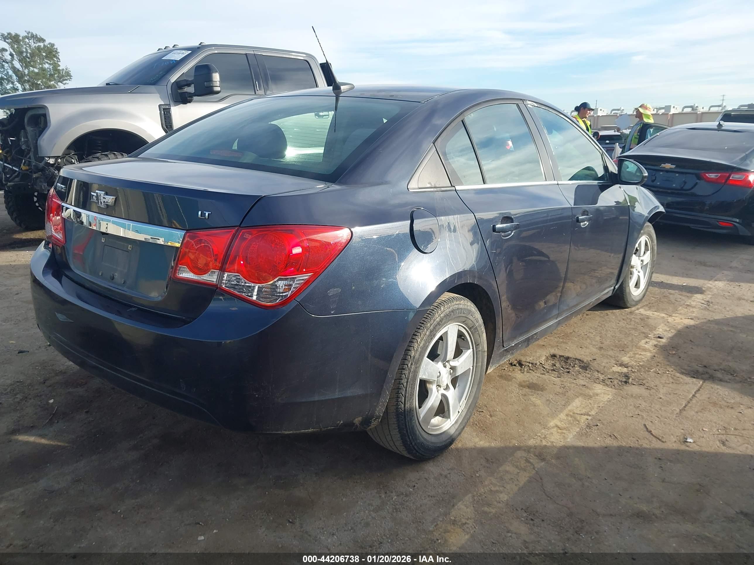 CHEVROLET CRUZE image 4