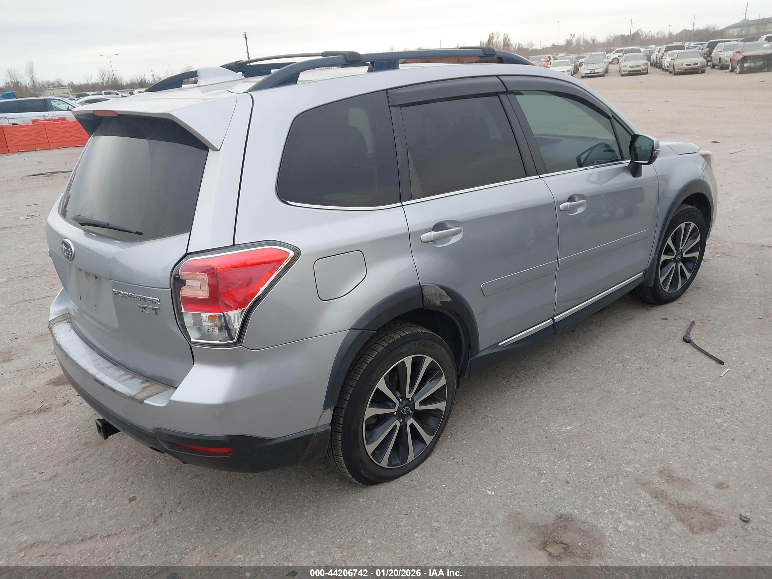 SUBARU FORESTER image 4
