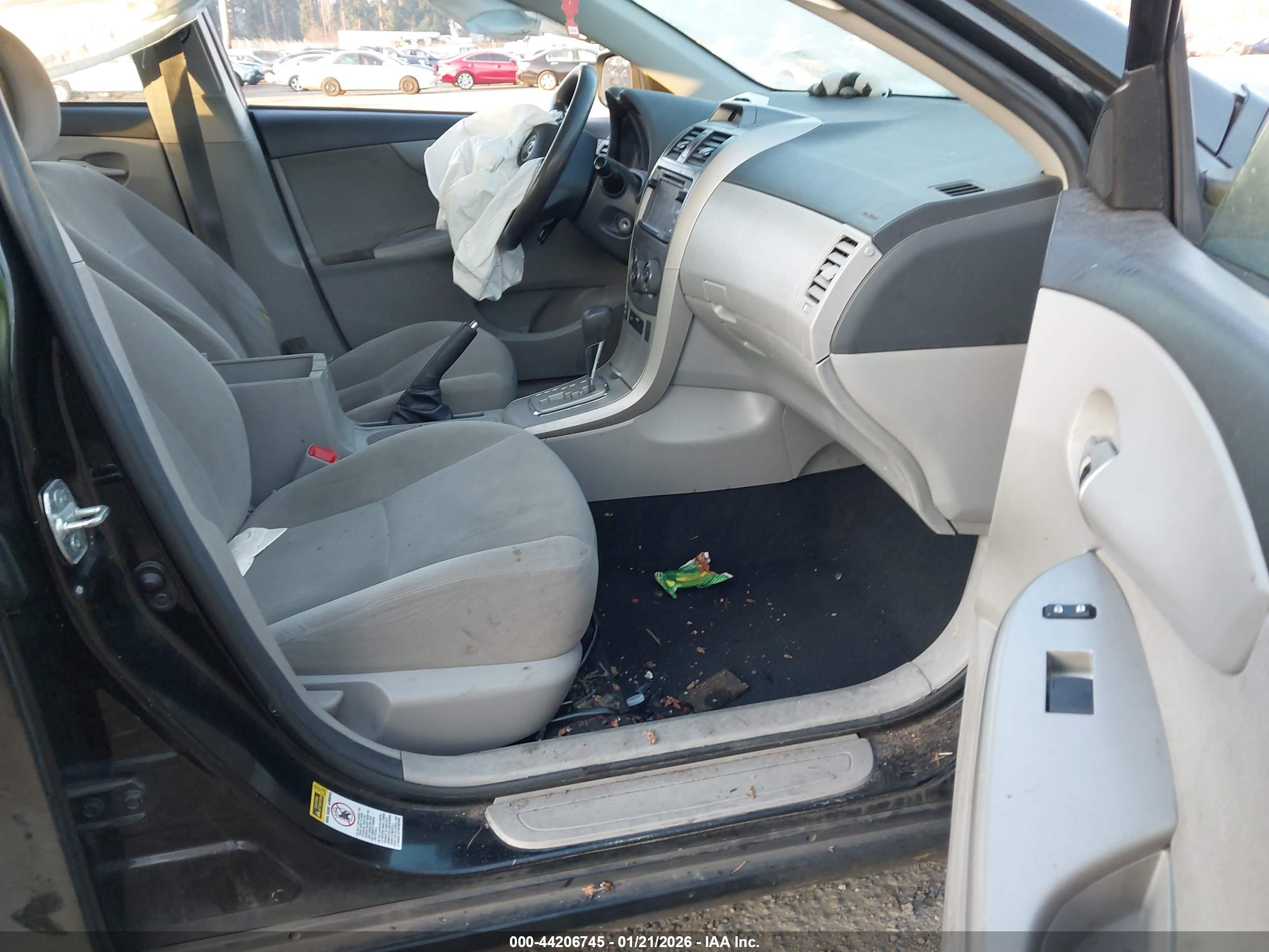 TOYOTA COROLLA image 5