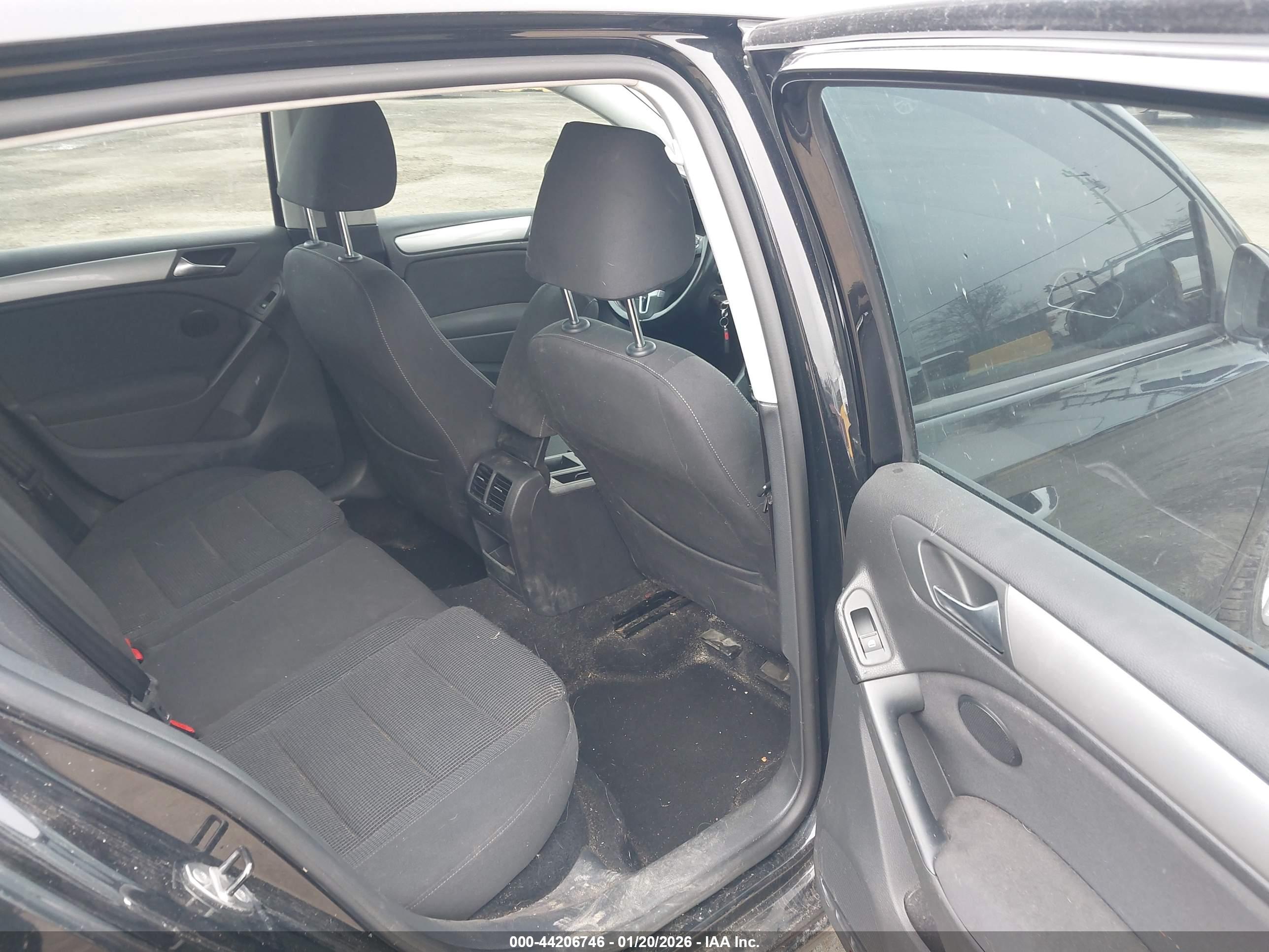 VOLKSWAGEN GOLF image 8