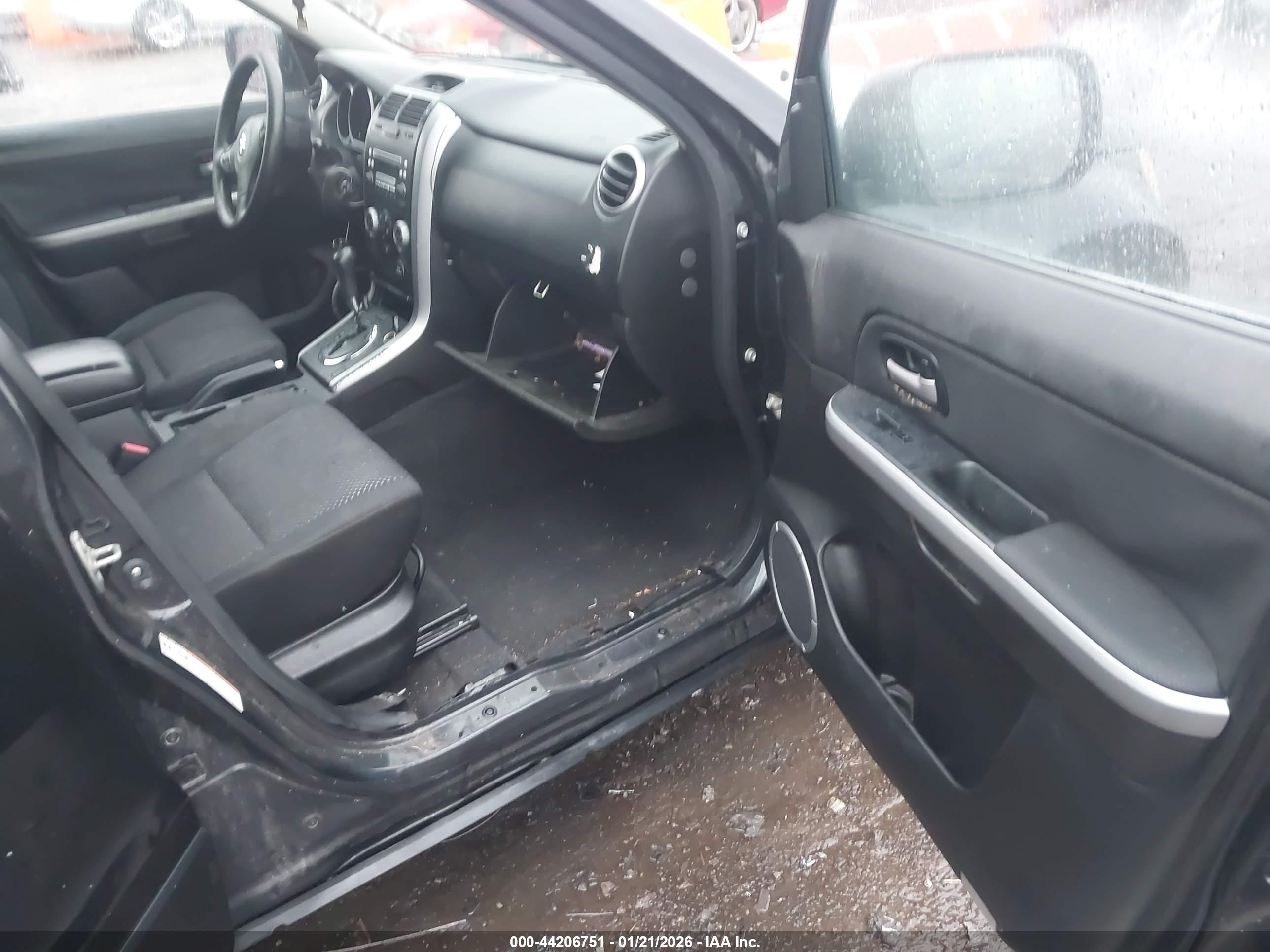 SUZUKI GRAND image 5