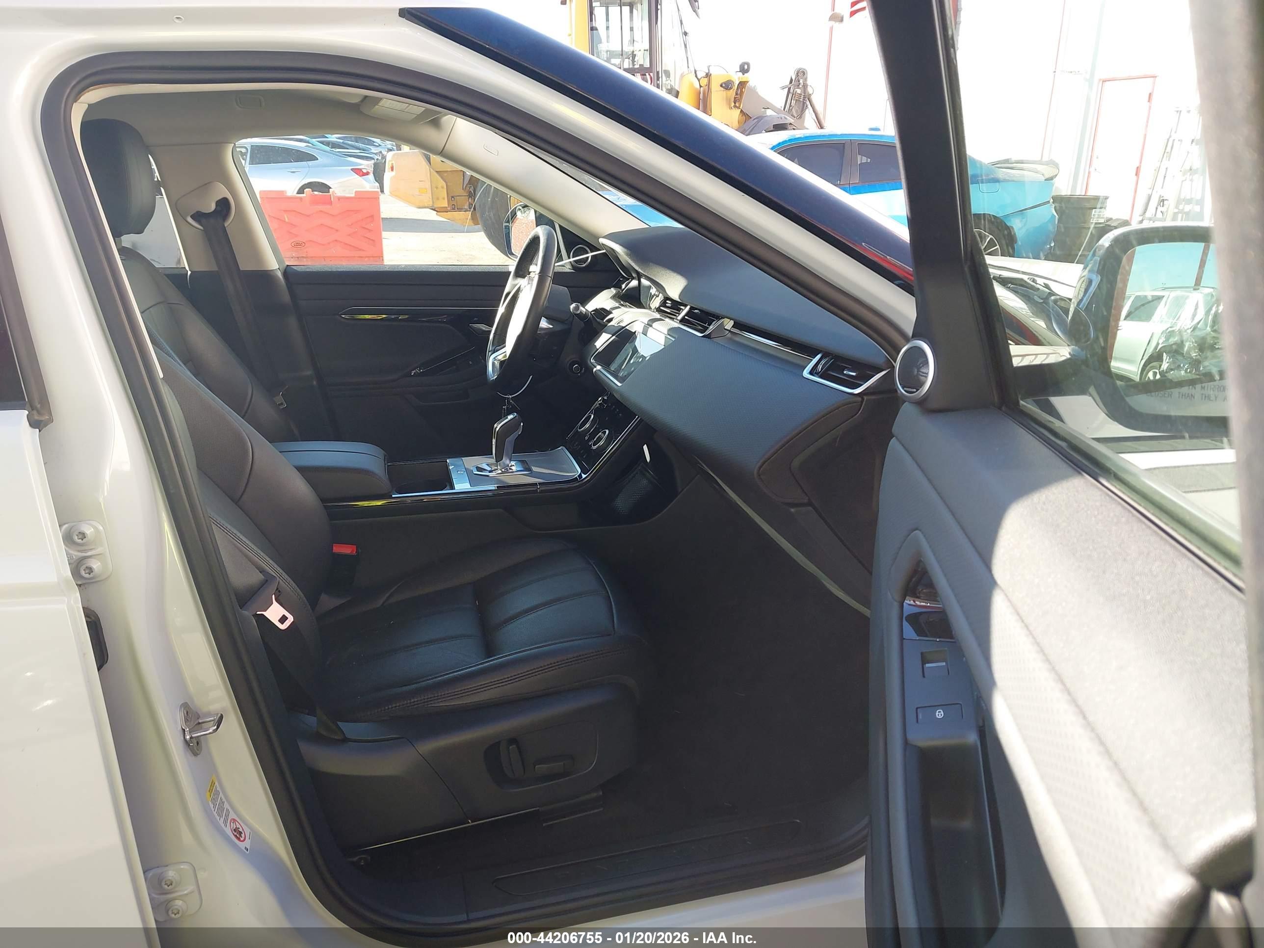 LAND ROVER image 5