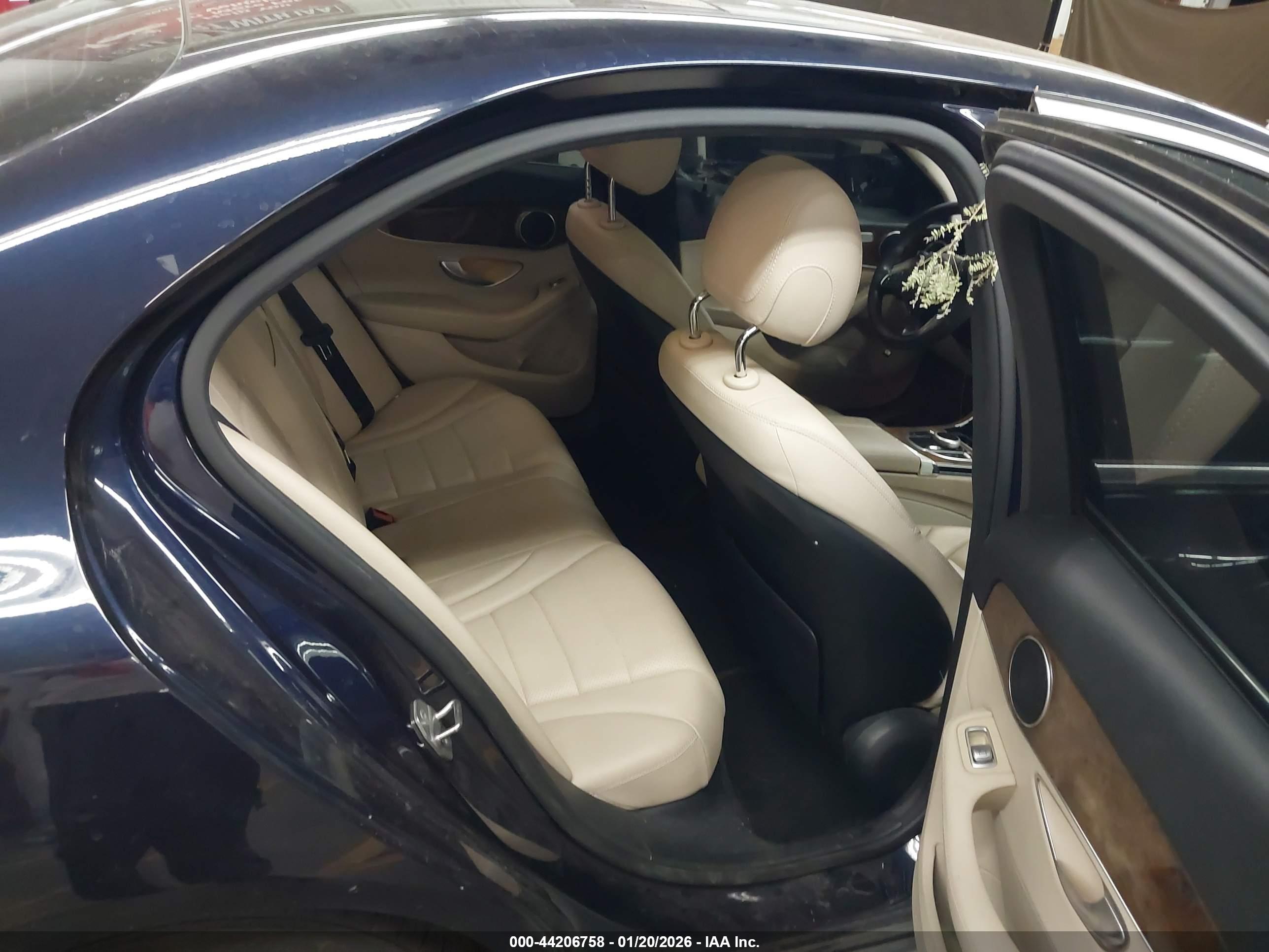 MERCEDES-BENZ C image 8