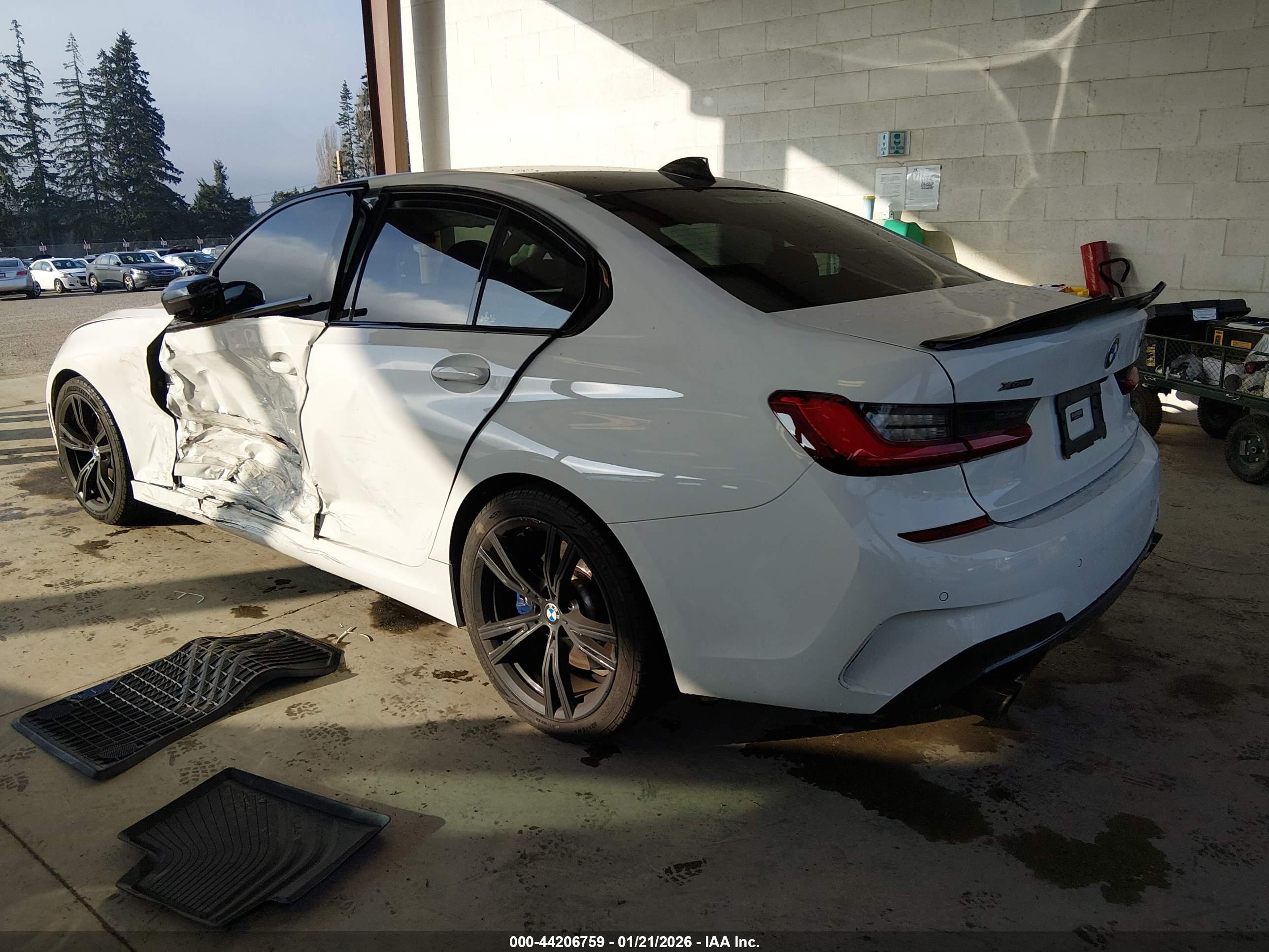 BMW 3 image 3