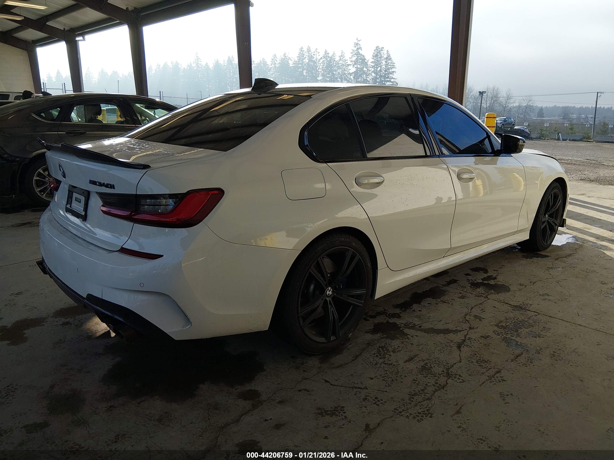 BMW 3 image 4