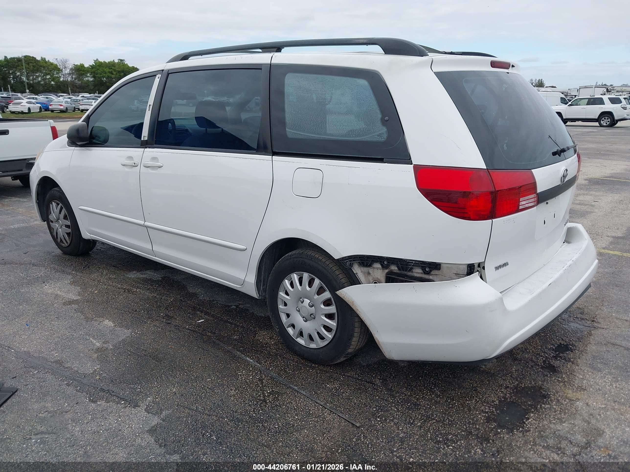 TOYOTA SIENNA image 3