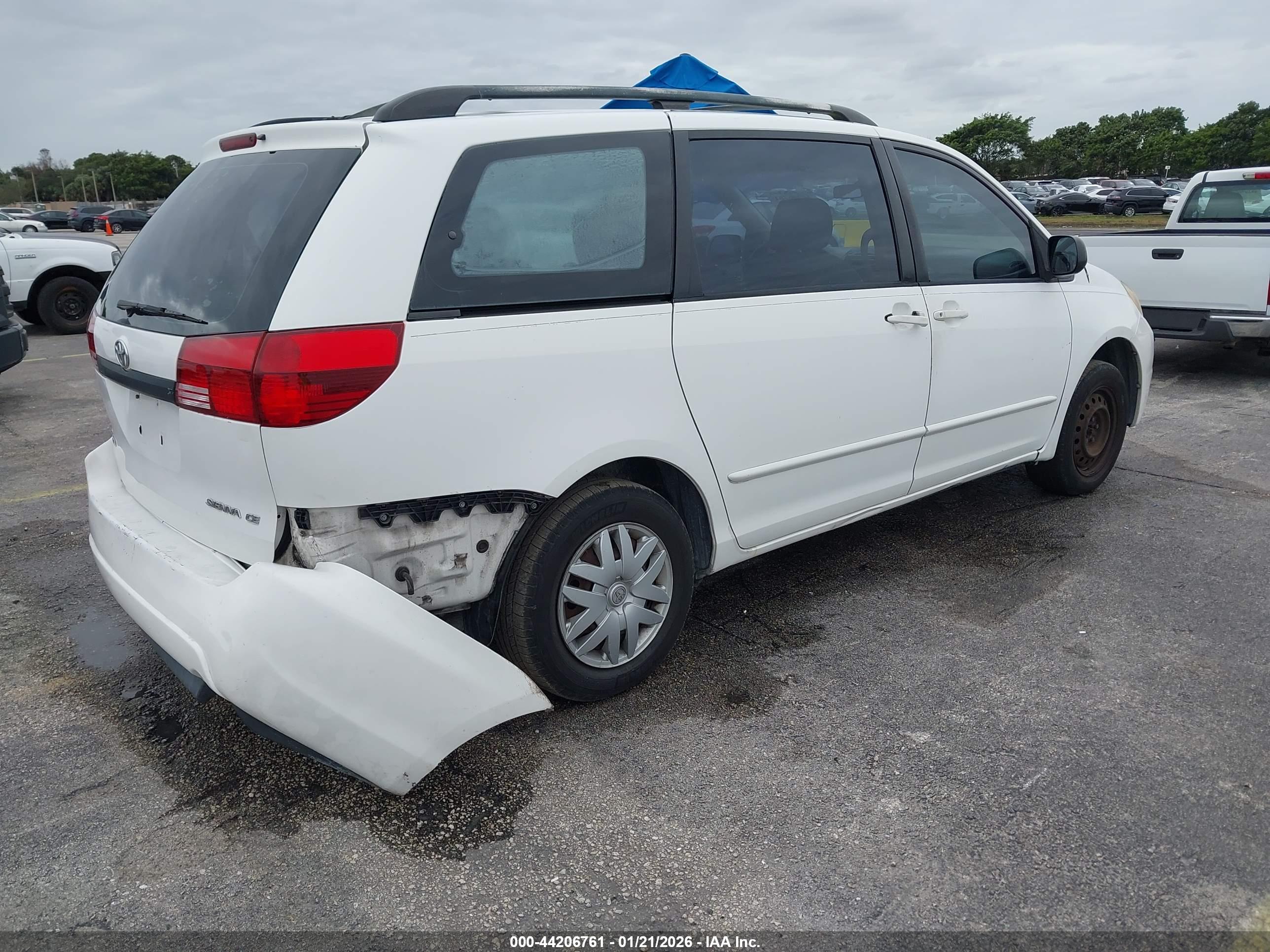 TOYOTA SIENNA image 4