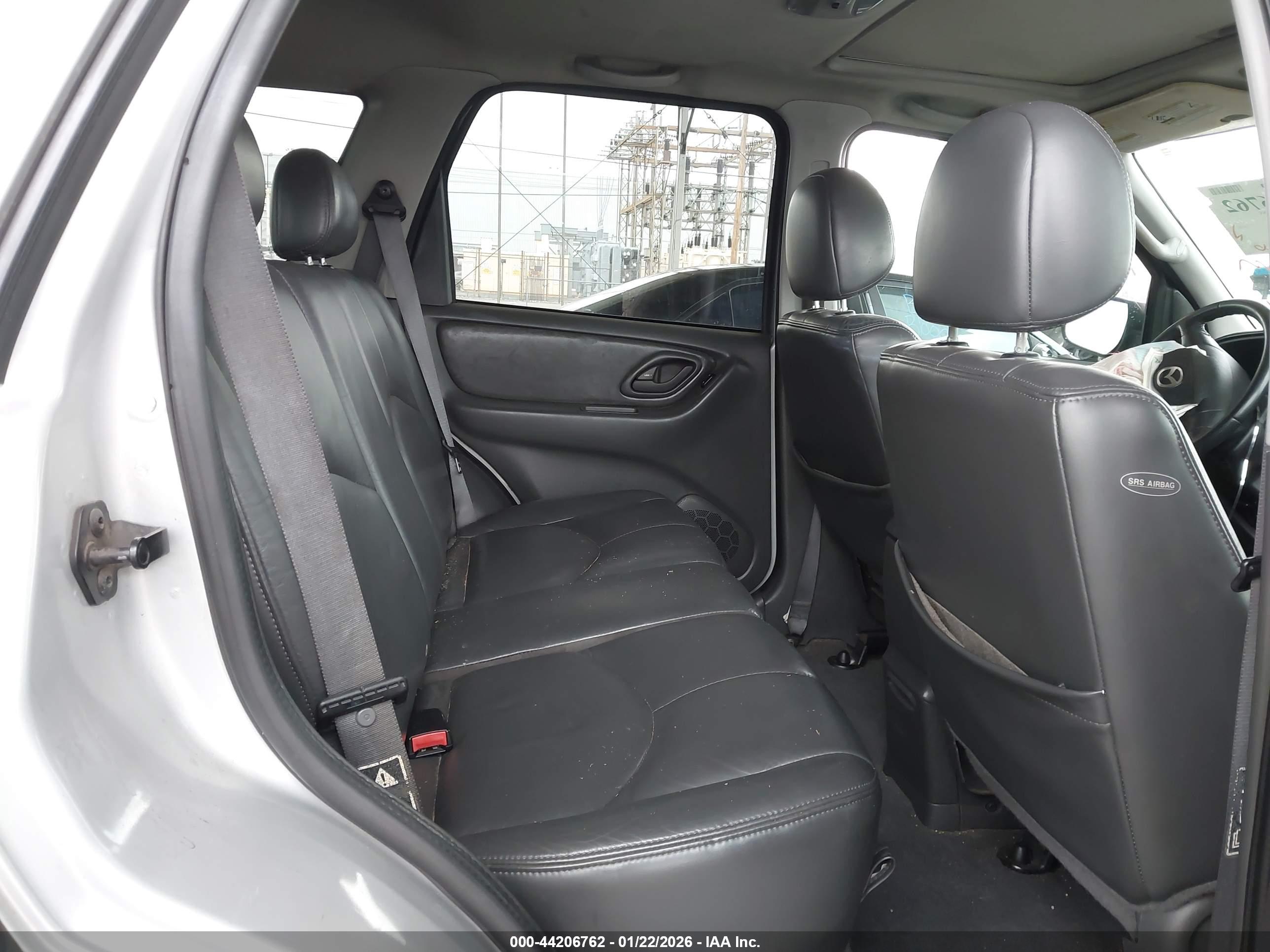 MAZDA TRIBUTE image 8