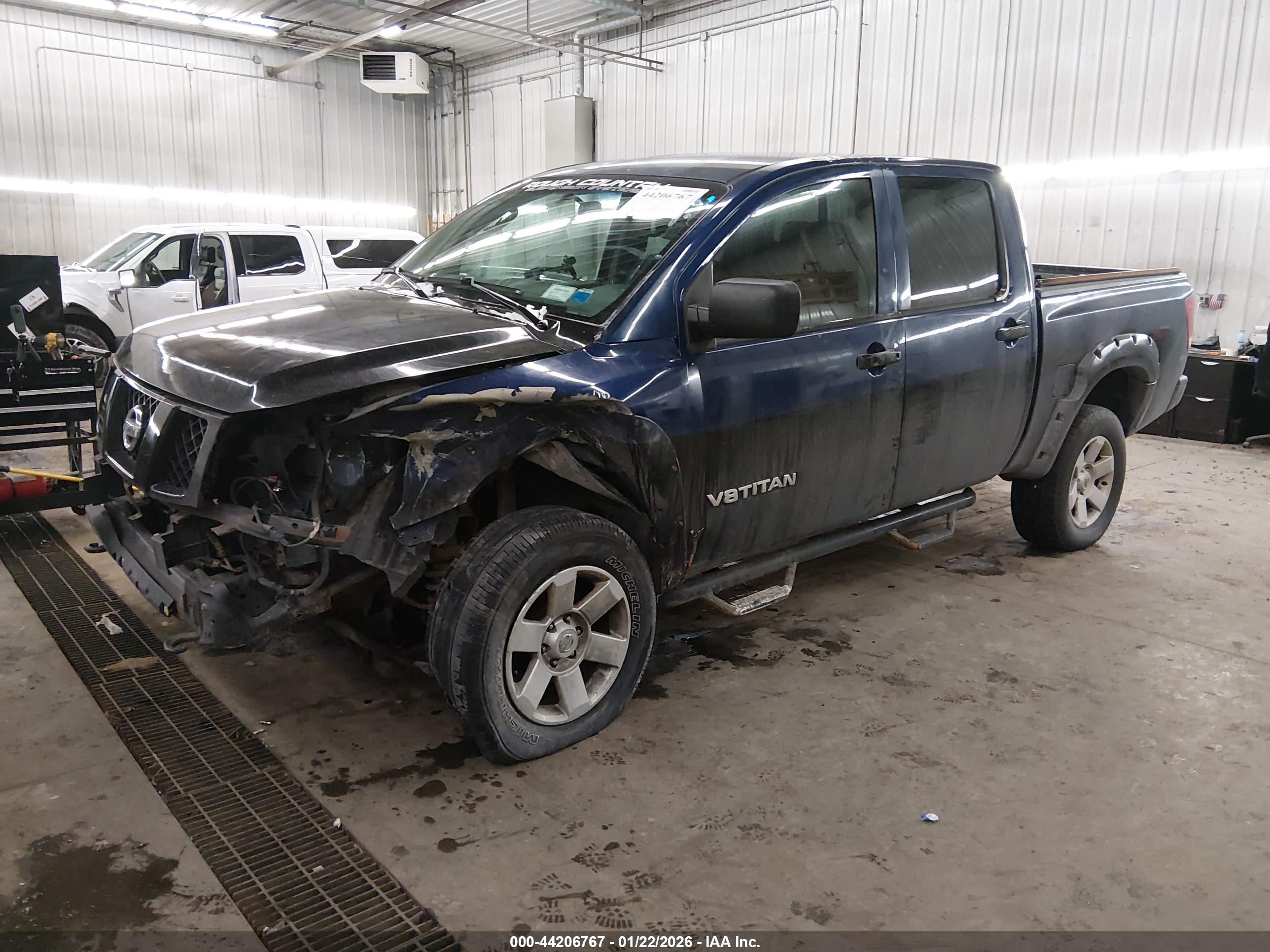 NISSAN TITAN image 2