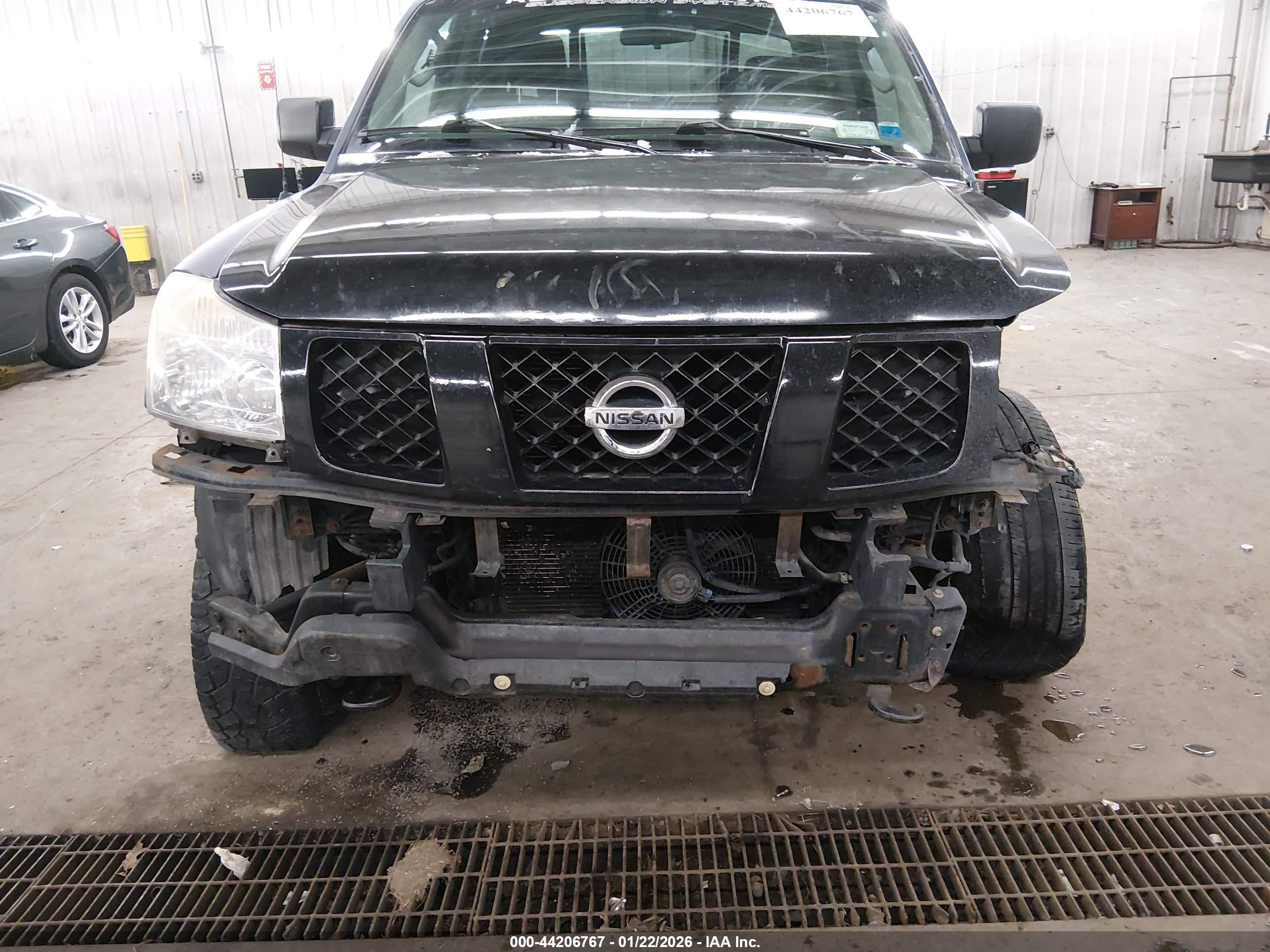 NISSAN TITAN image 6