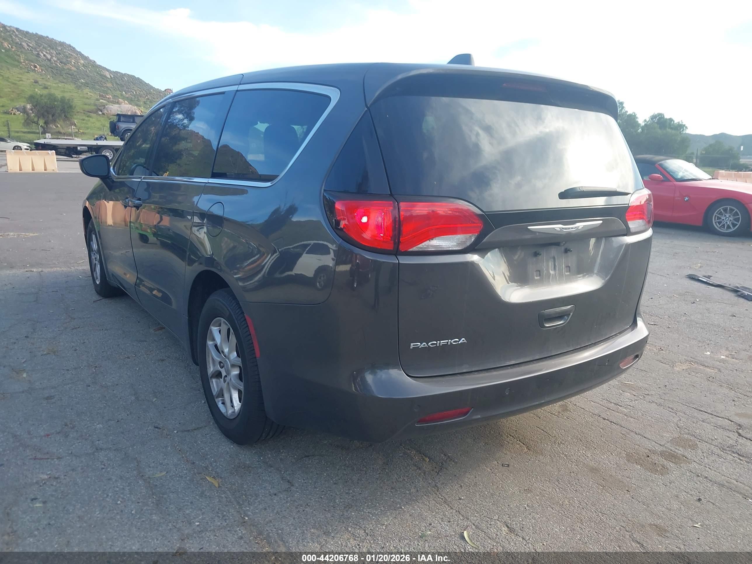 CHRYSLER PACIFICA image 3