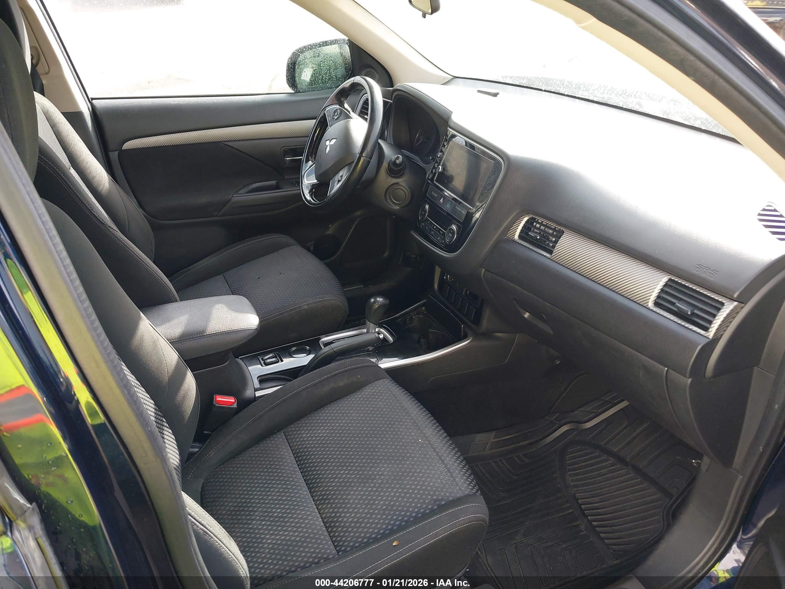 MITSUBISHI OUTLANDER image 5