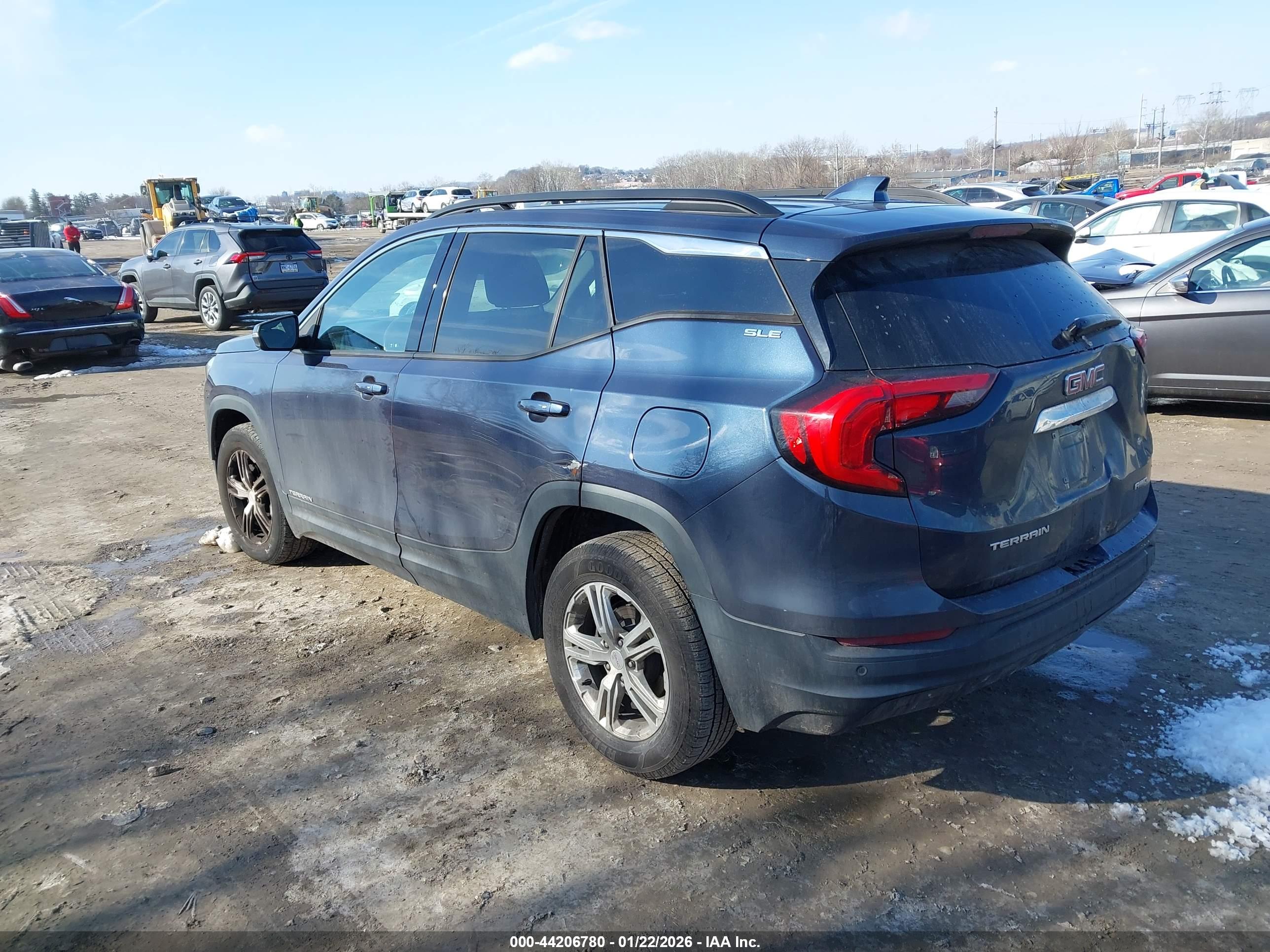 GMC TERRAIN image 3