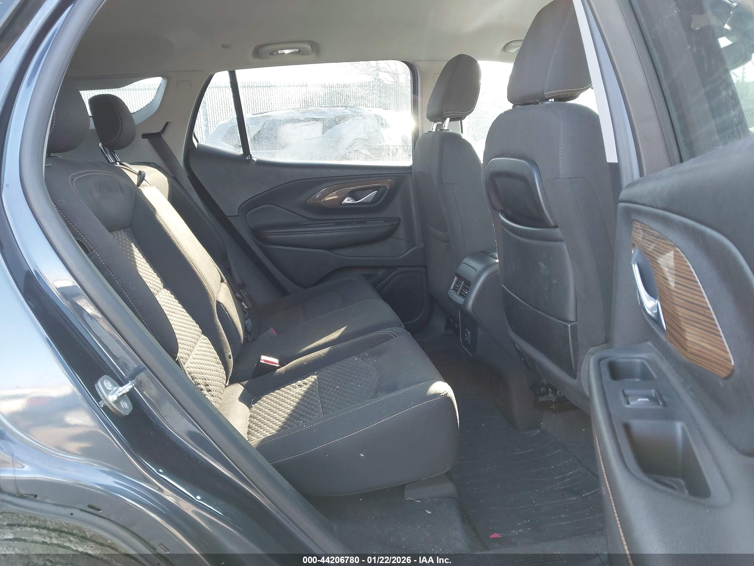 GMC TERRAIN image 8
