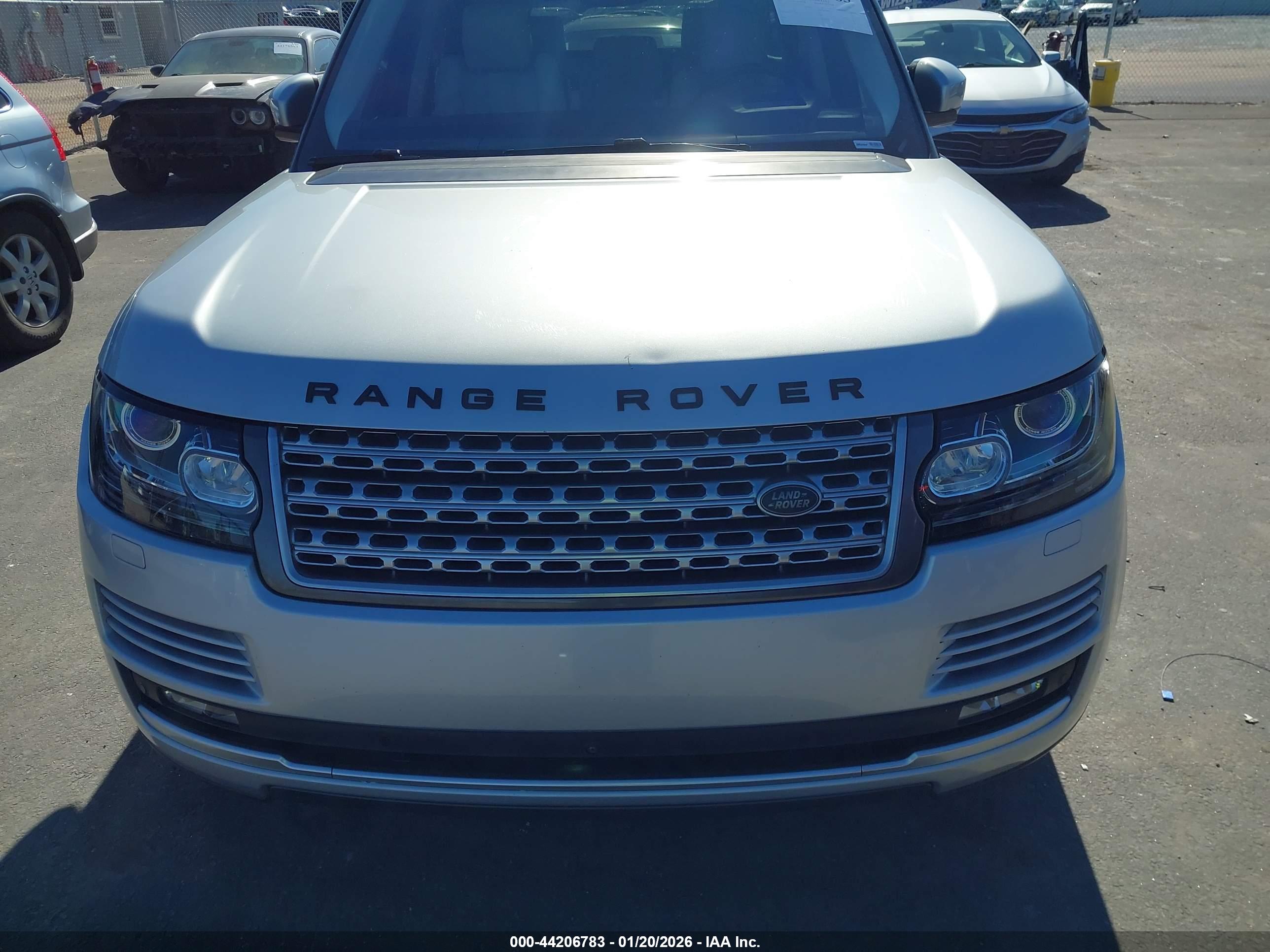 LAND ROVER image 6