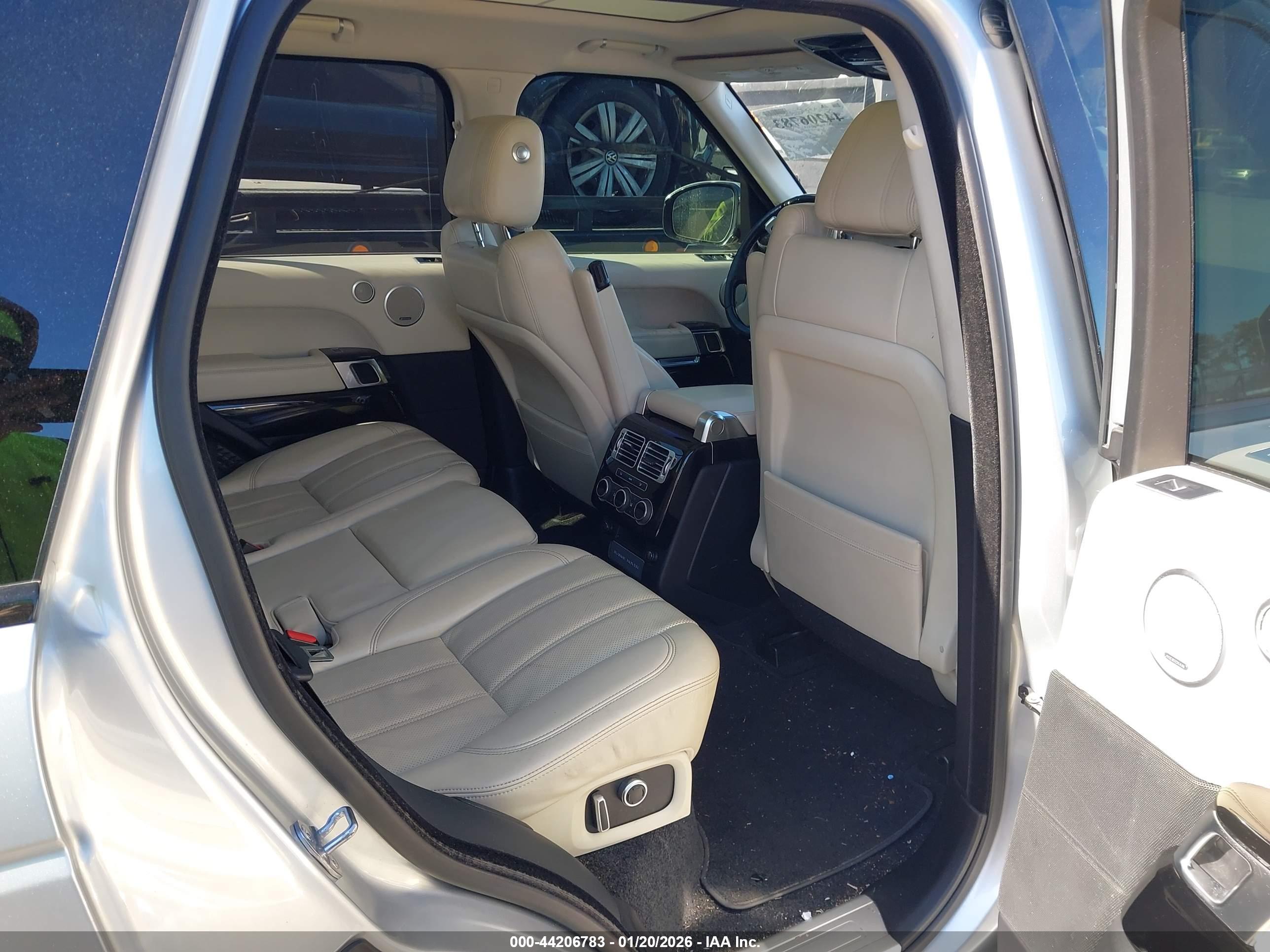 LAND ROVER image 8