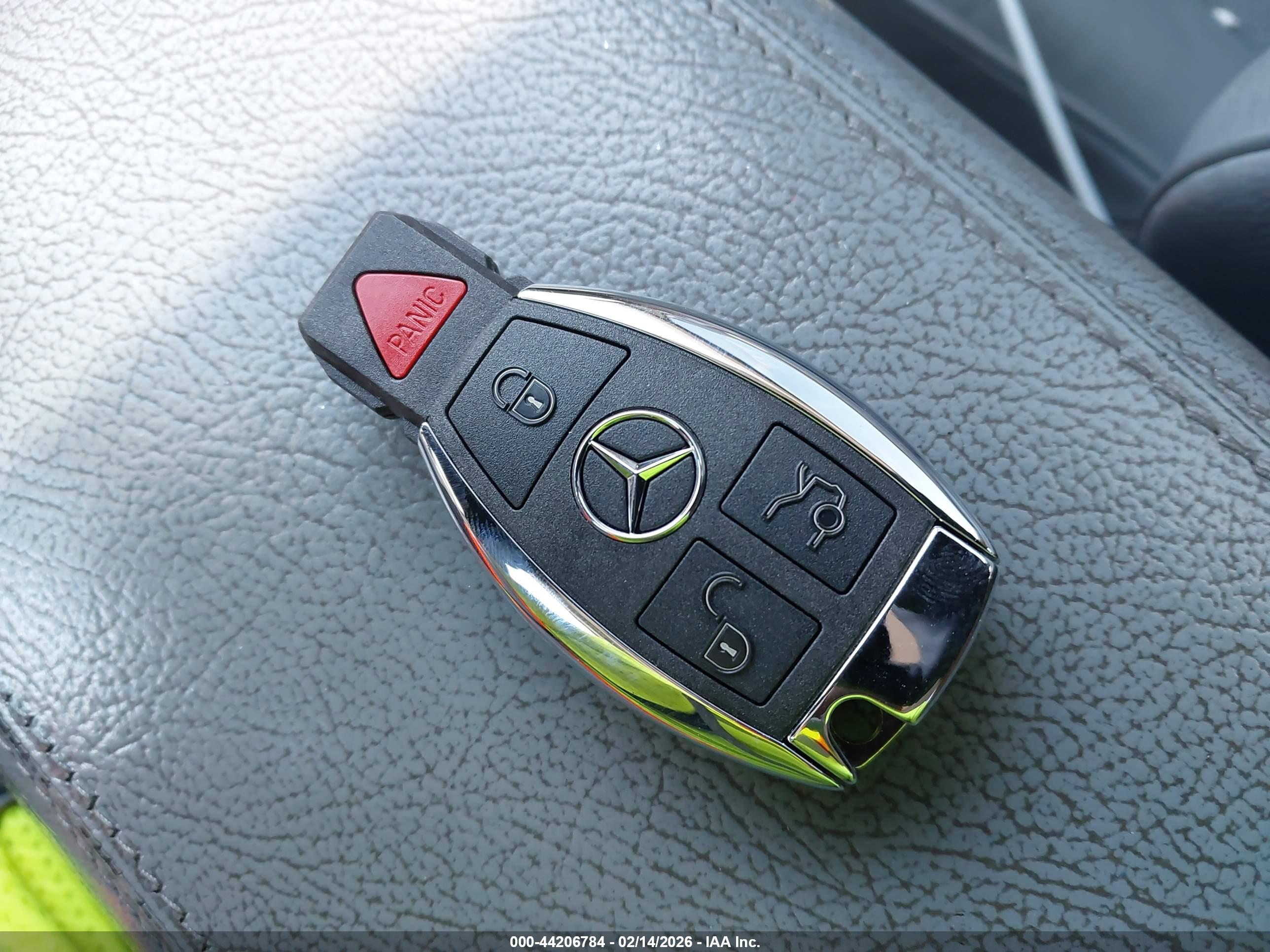 MERCEDES-BENZ E image 11