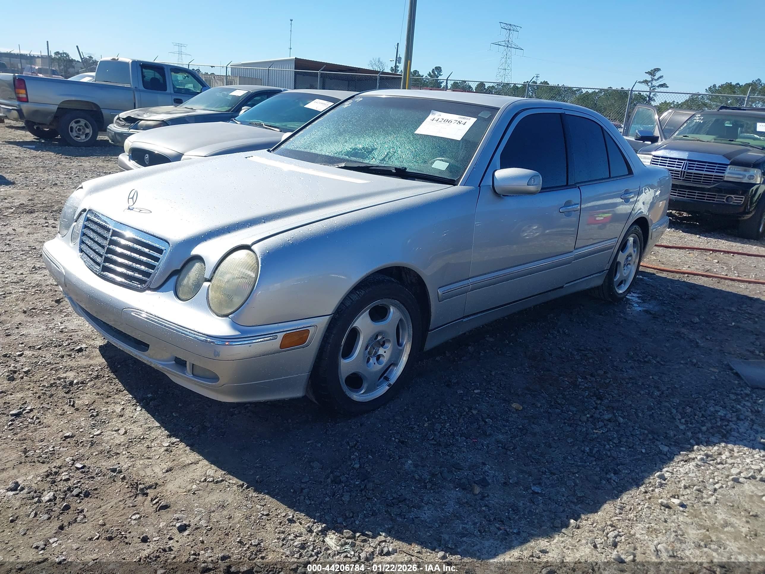 MERCEDES-BENZ E image 2