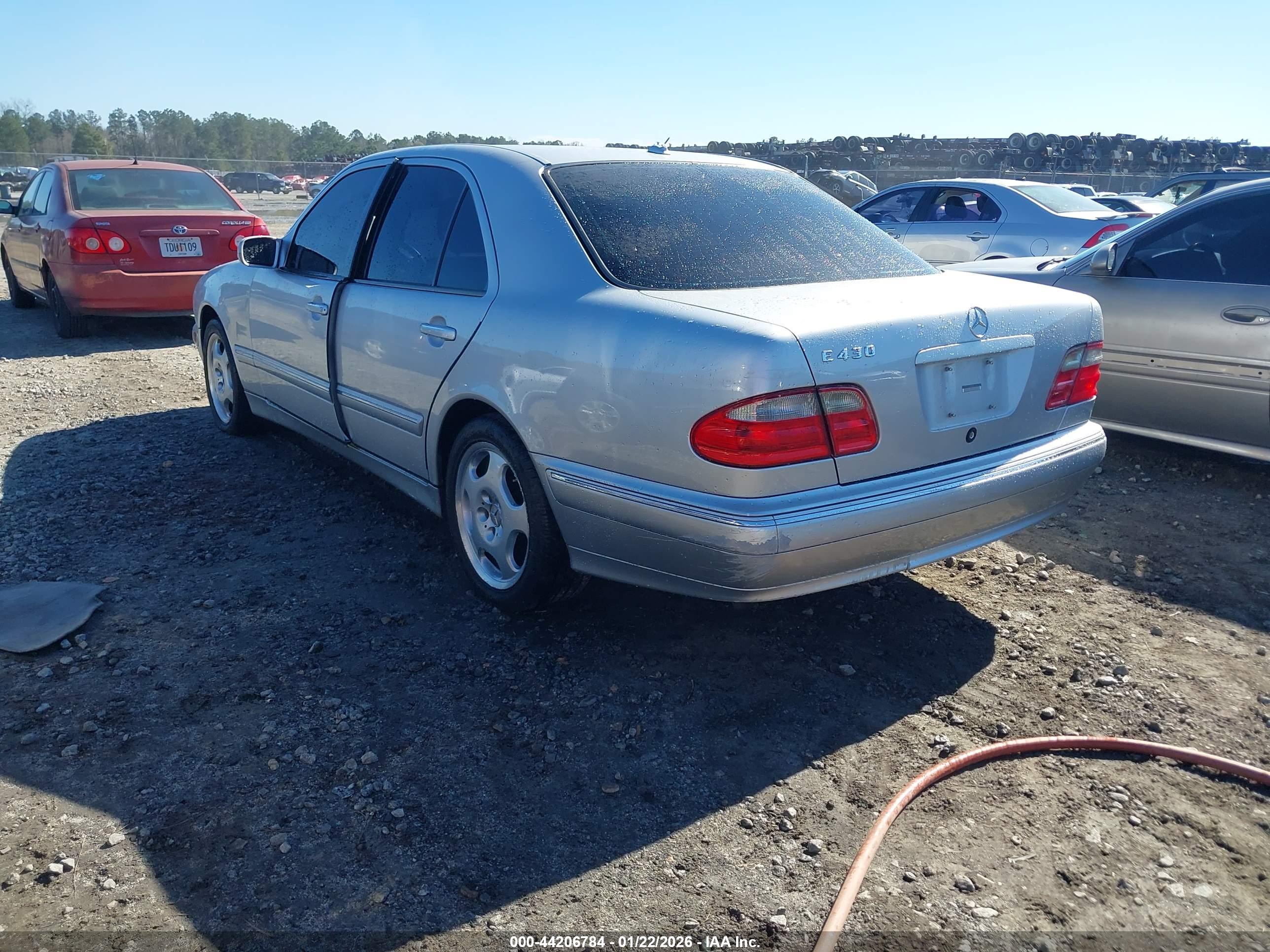MERCEDES-BENZ E image 3