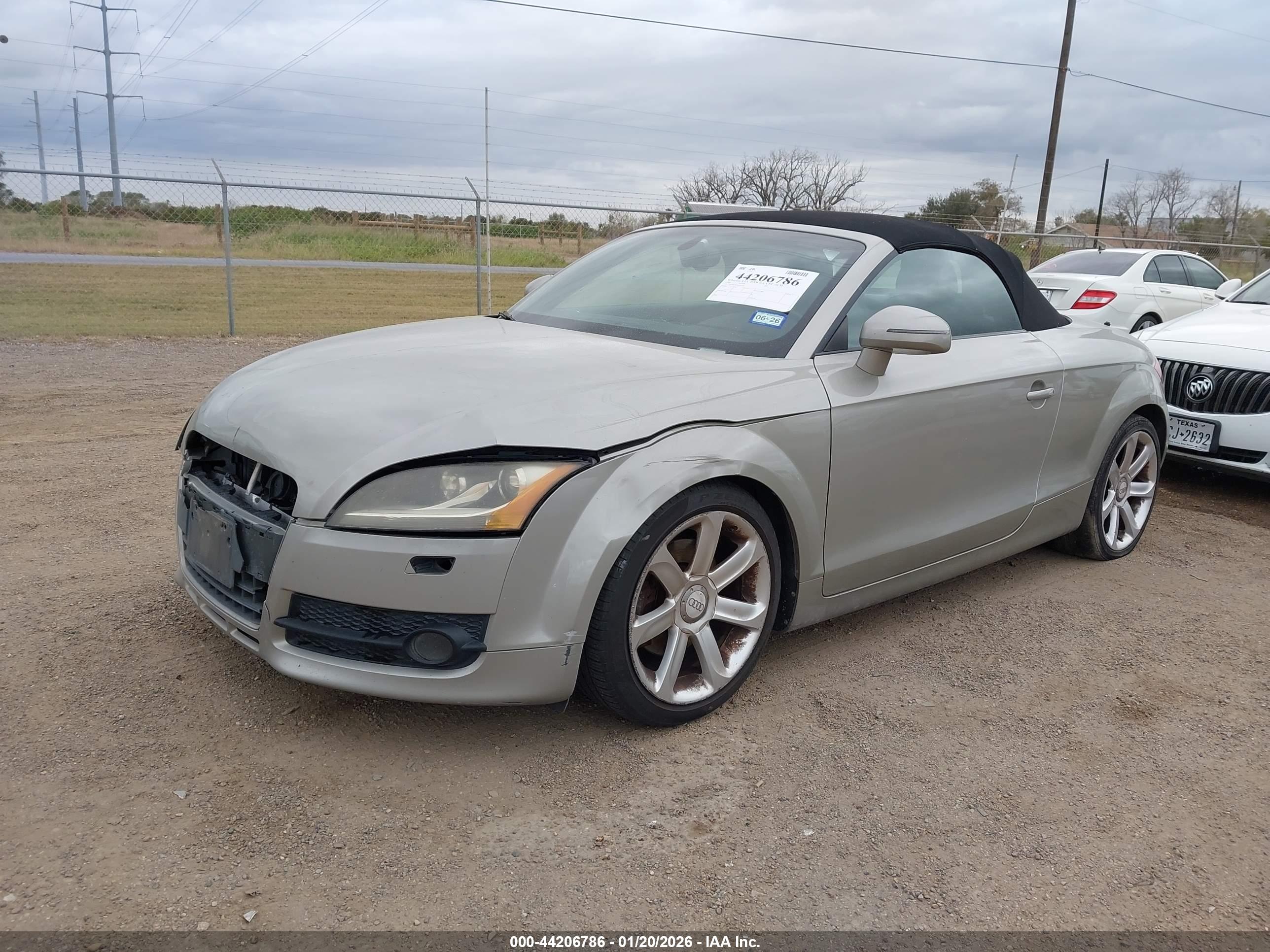 AUDI TT image 2