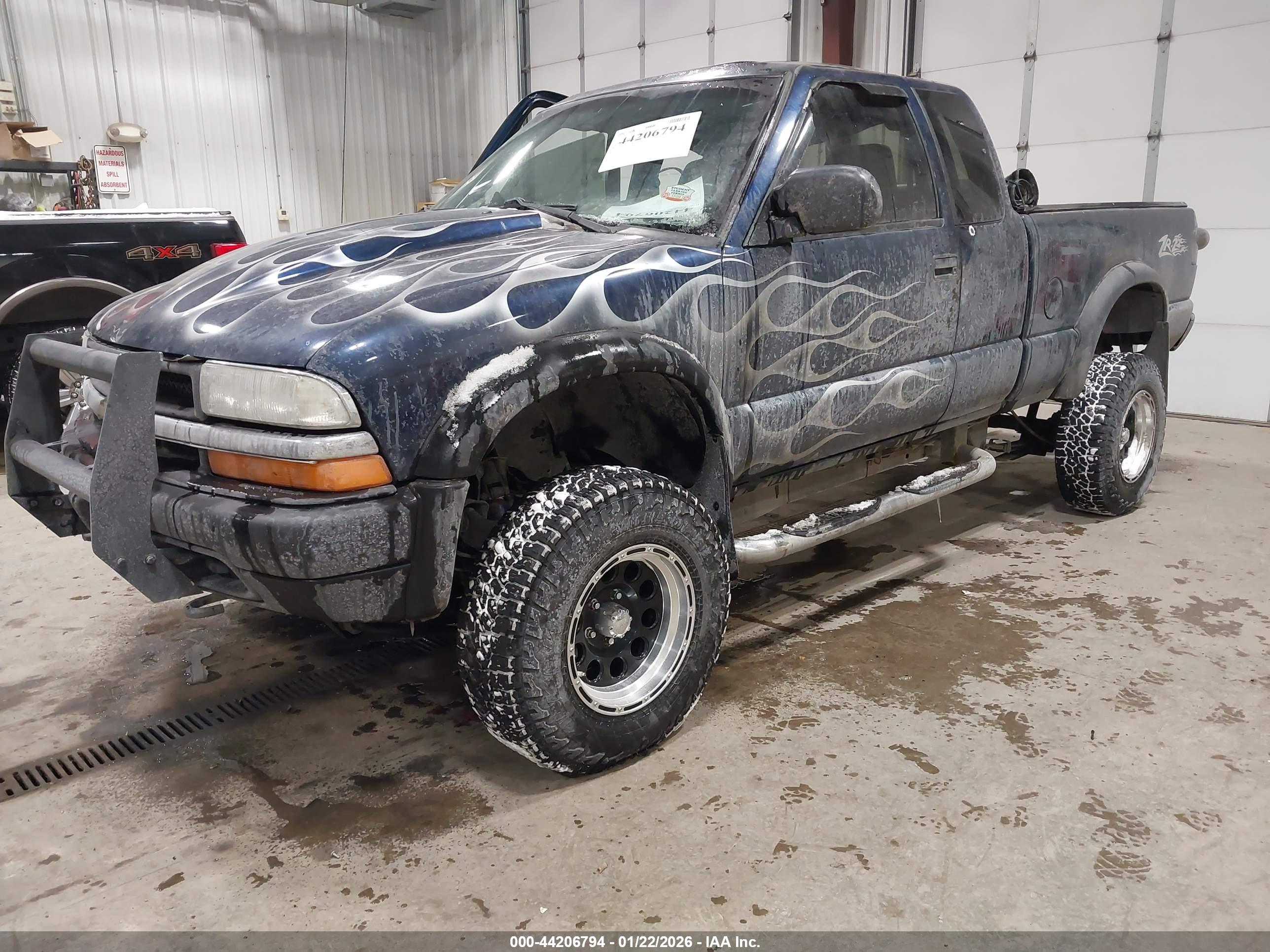 CHEVROLET S-10 image 2