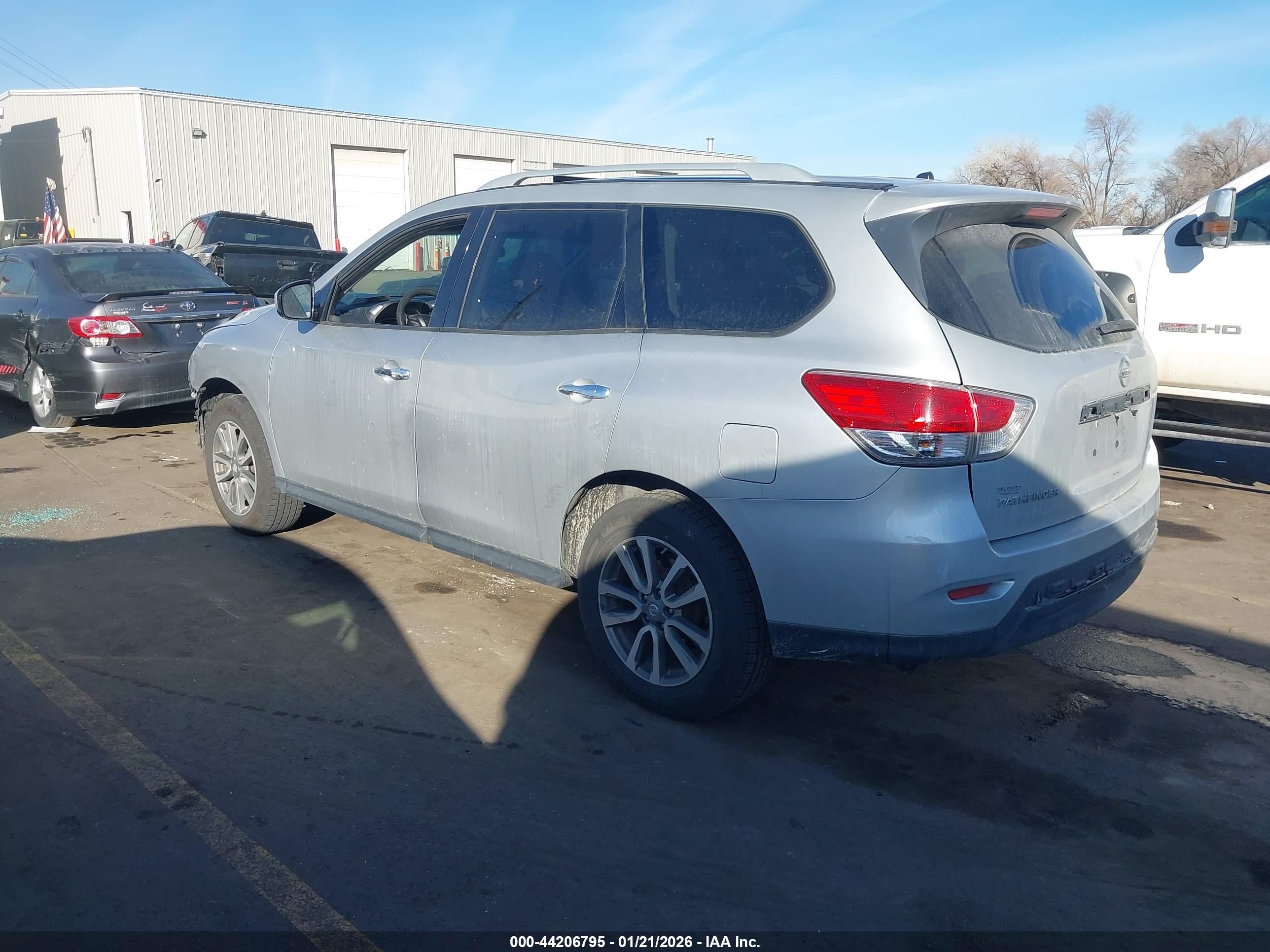 NISSAN PATHFINDER image 3