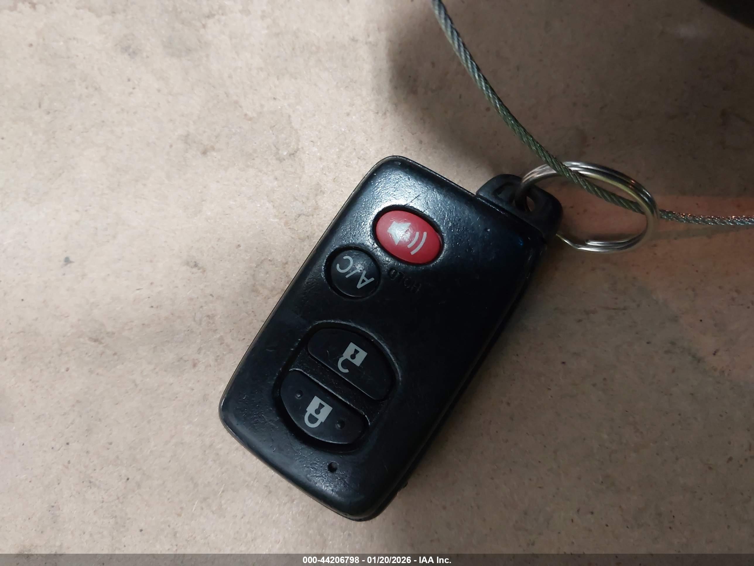 TOYOTA PRIUS image 11